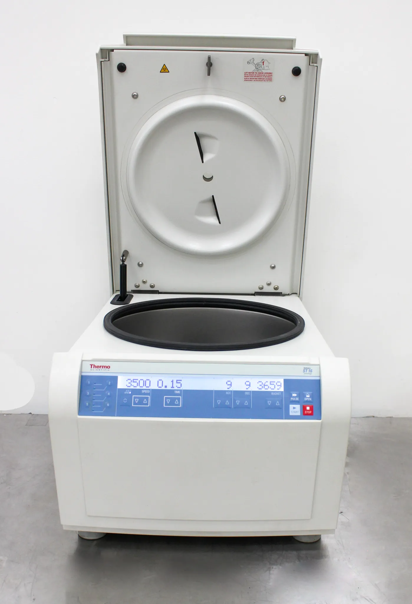 Thermo Scientific Benchtop Centrifuge Sorvall ST 16 w/ Rotor M20 /75003624