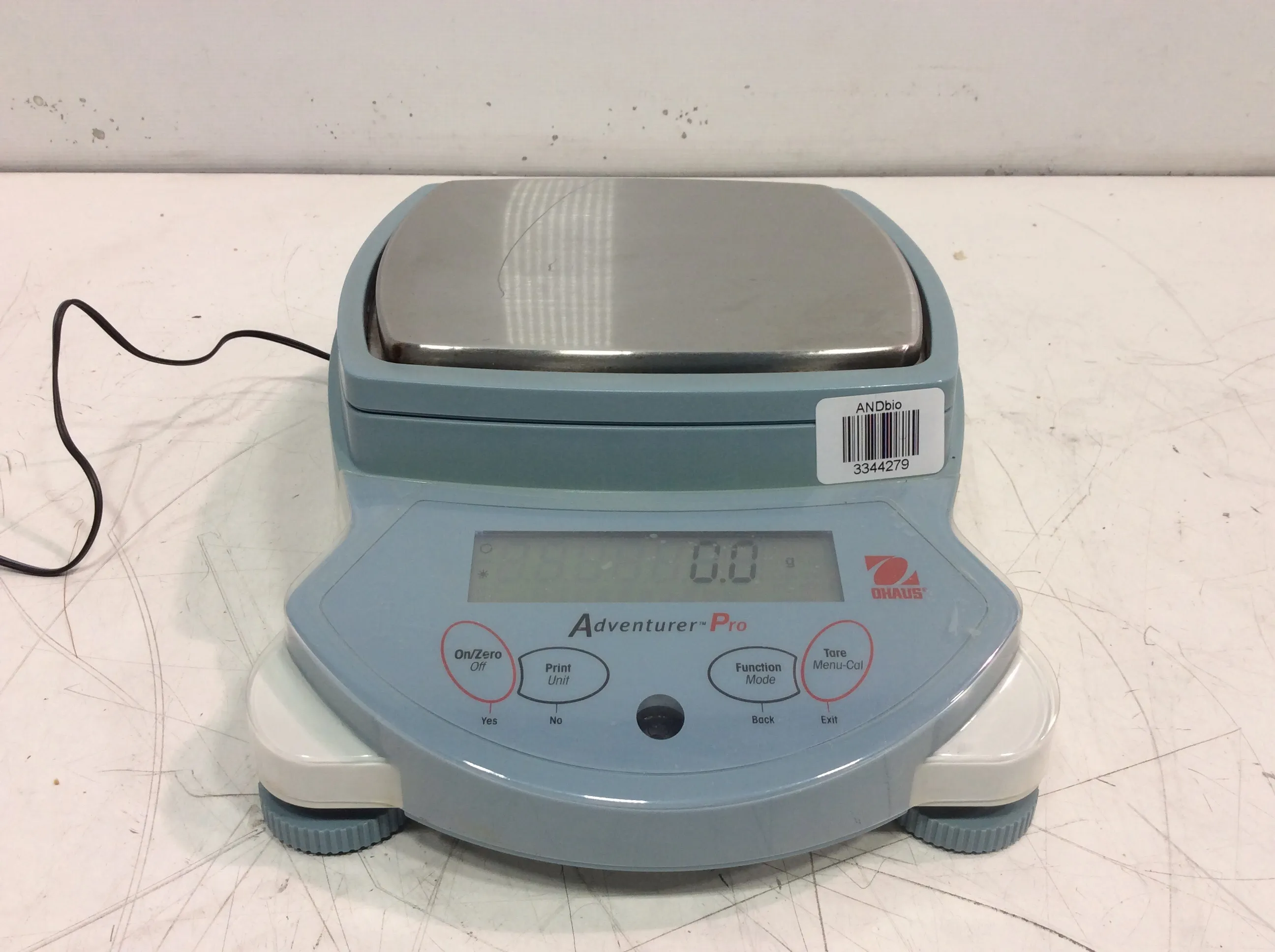 Ohaus Adventure Pro AV8101C Balance Scale
