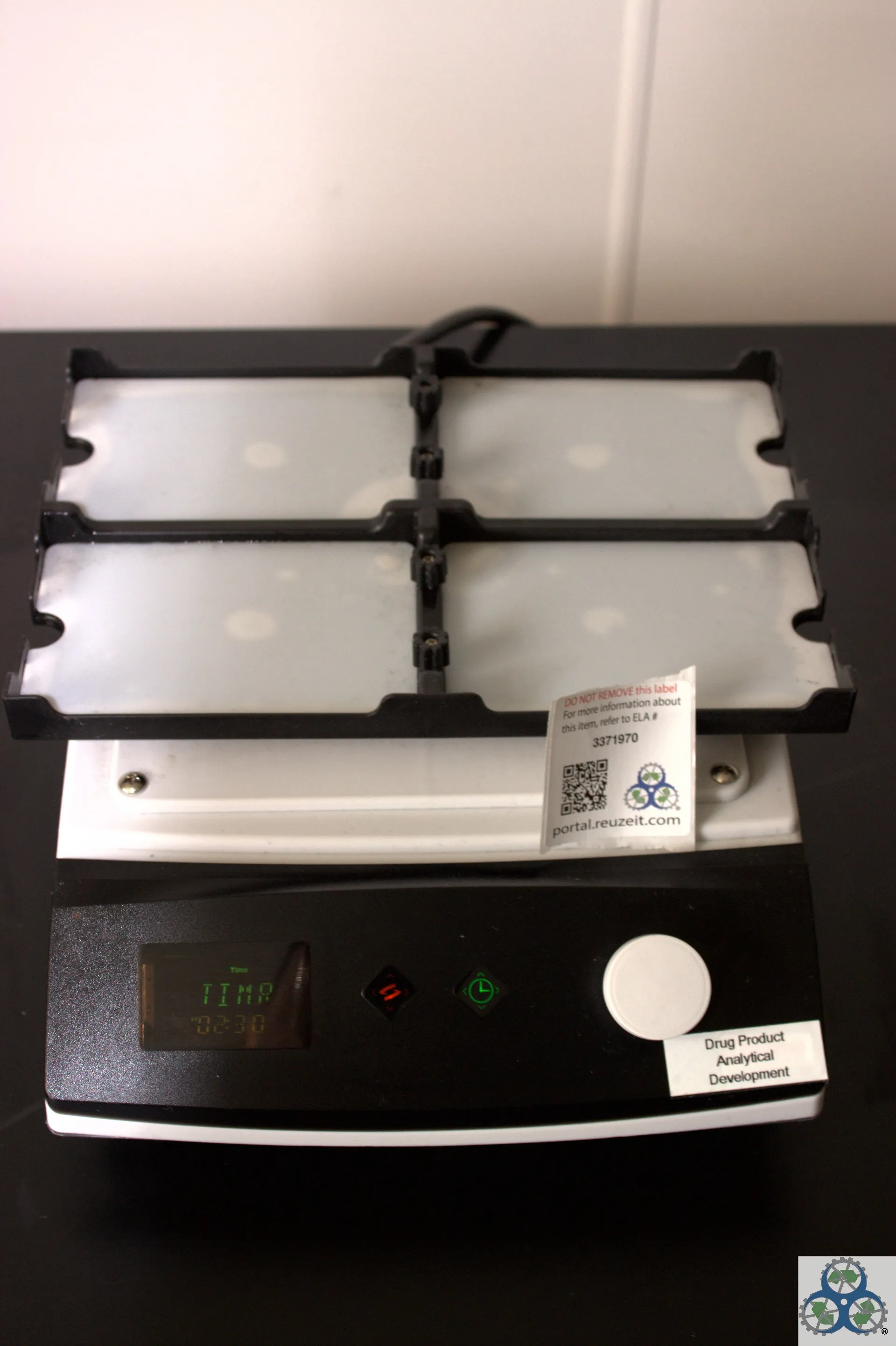 ThermoFisher Compact Digital Microplate Shaker HAKT23016