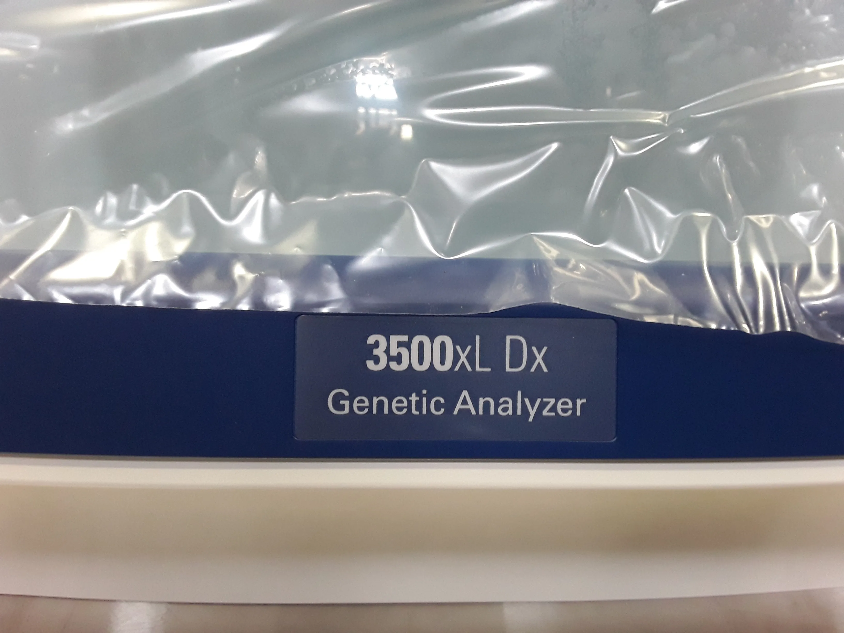 Applied Biosystems Genetic Analyzer 3500xL Dx Front Panel