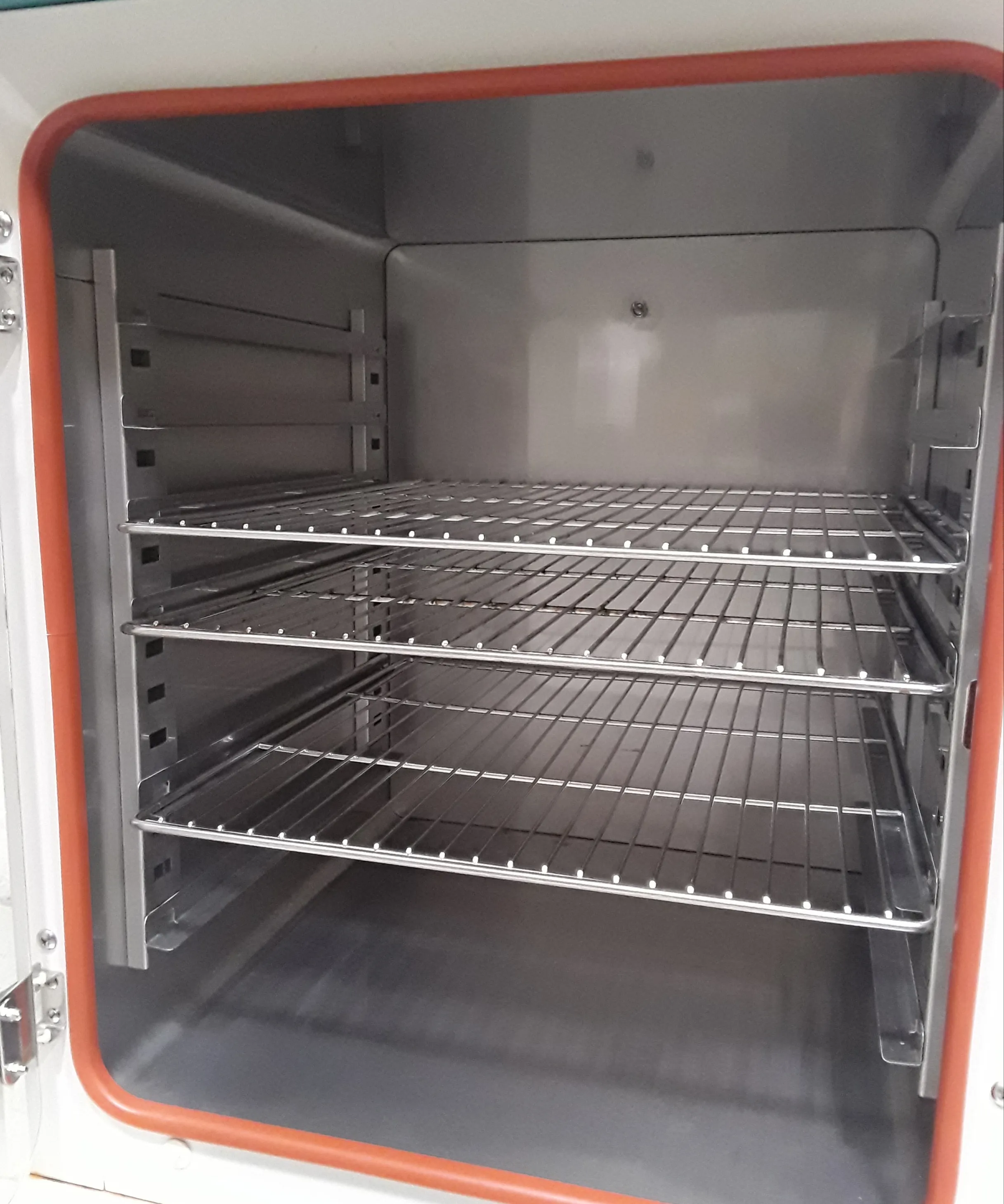 Used Jeio Tech lab companion IB-11E Incubator