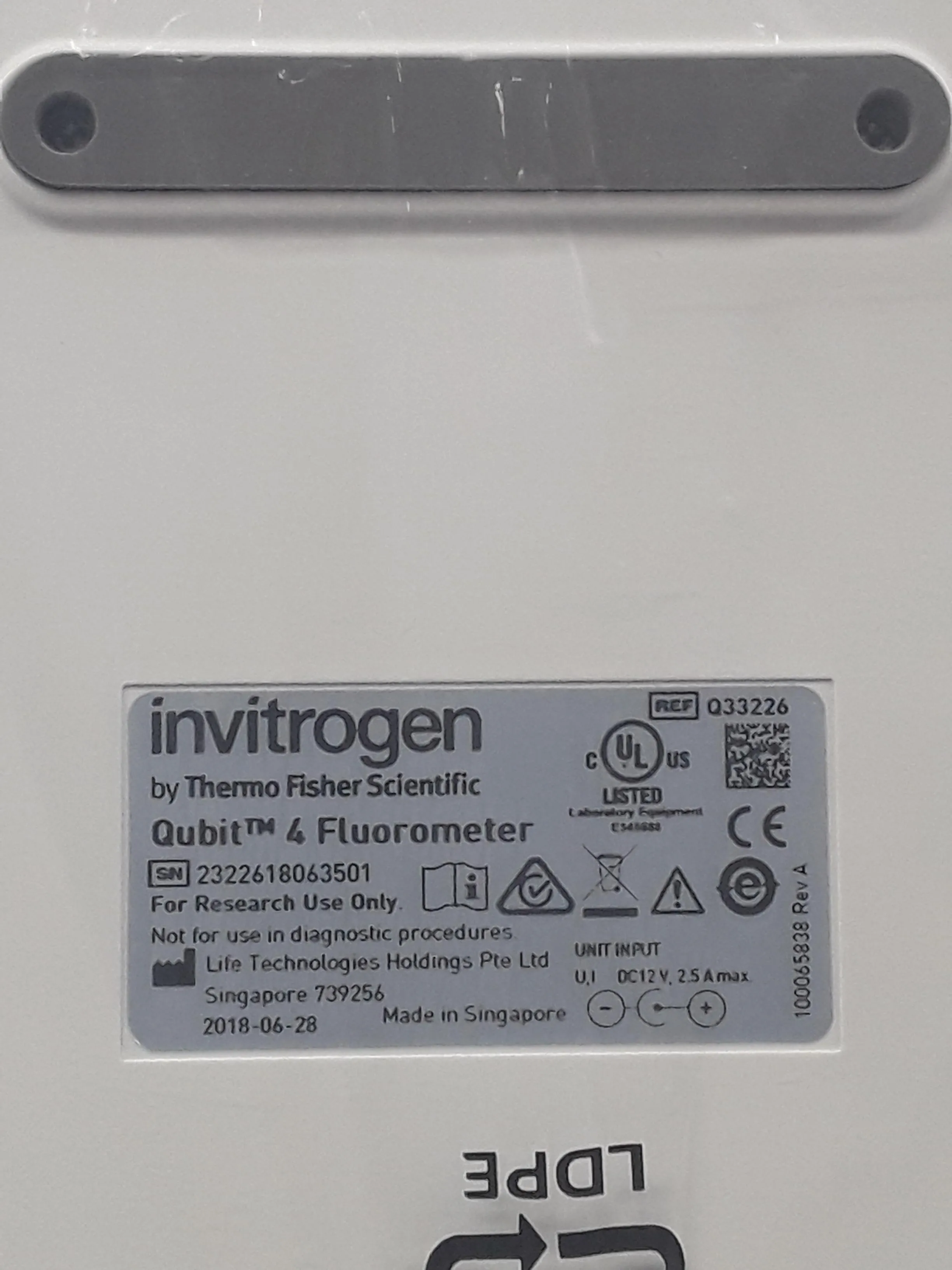 Invitrogen Qubit 4 Fluorometer DNA Synthesizer Q33226