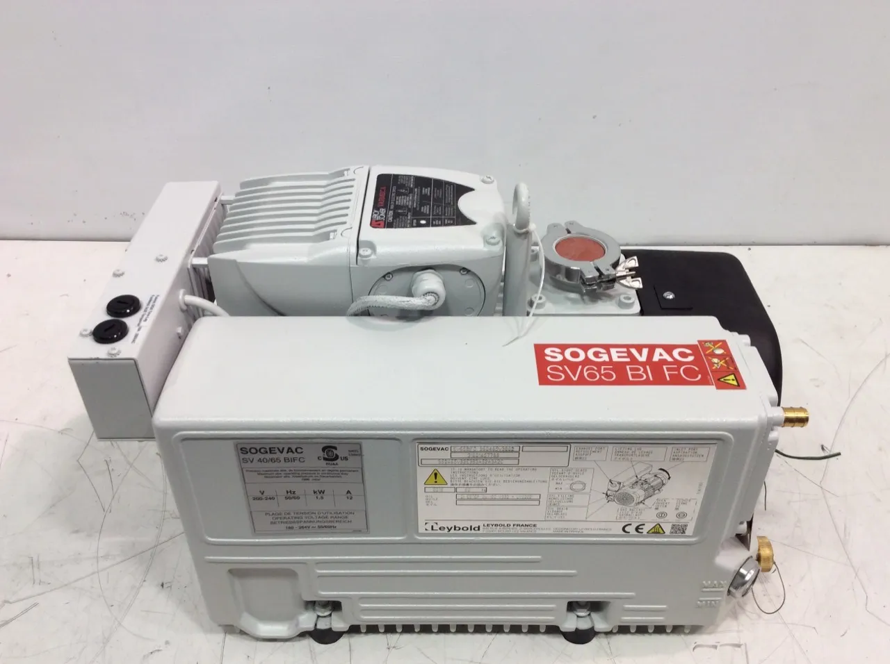 Sogevac SV65 BI FC Single Stage Oil Sealed Rotary Vane Vacuum Pump 1.1 Torr