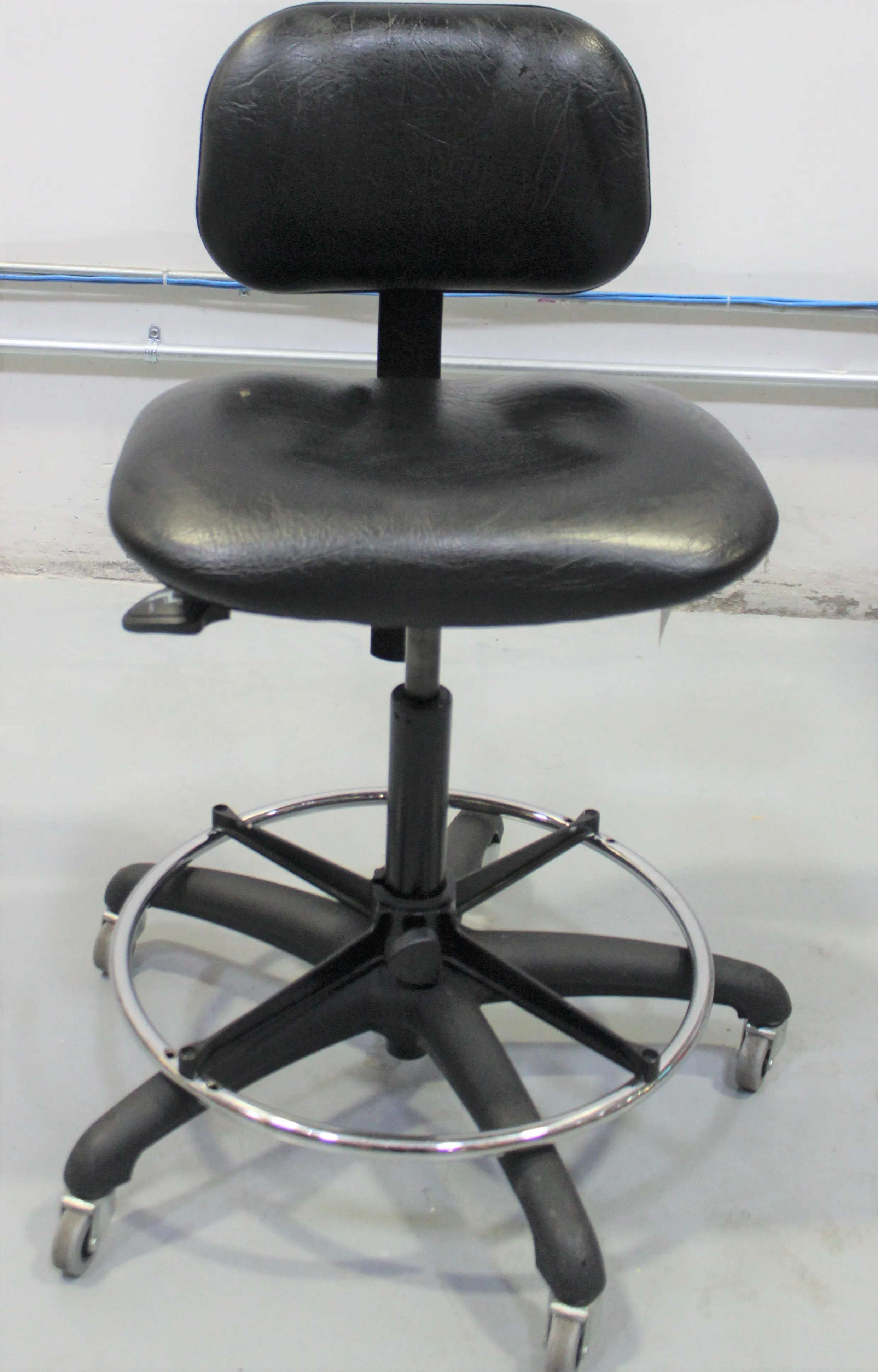 Used VWR VSLC-H Vinyl Chair with Pneumatic Seat-Height Adjustment and Tilt Function