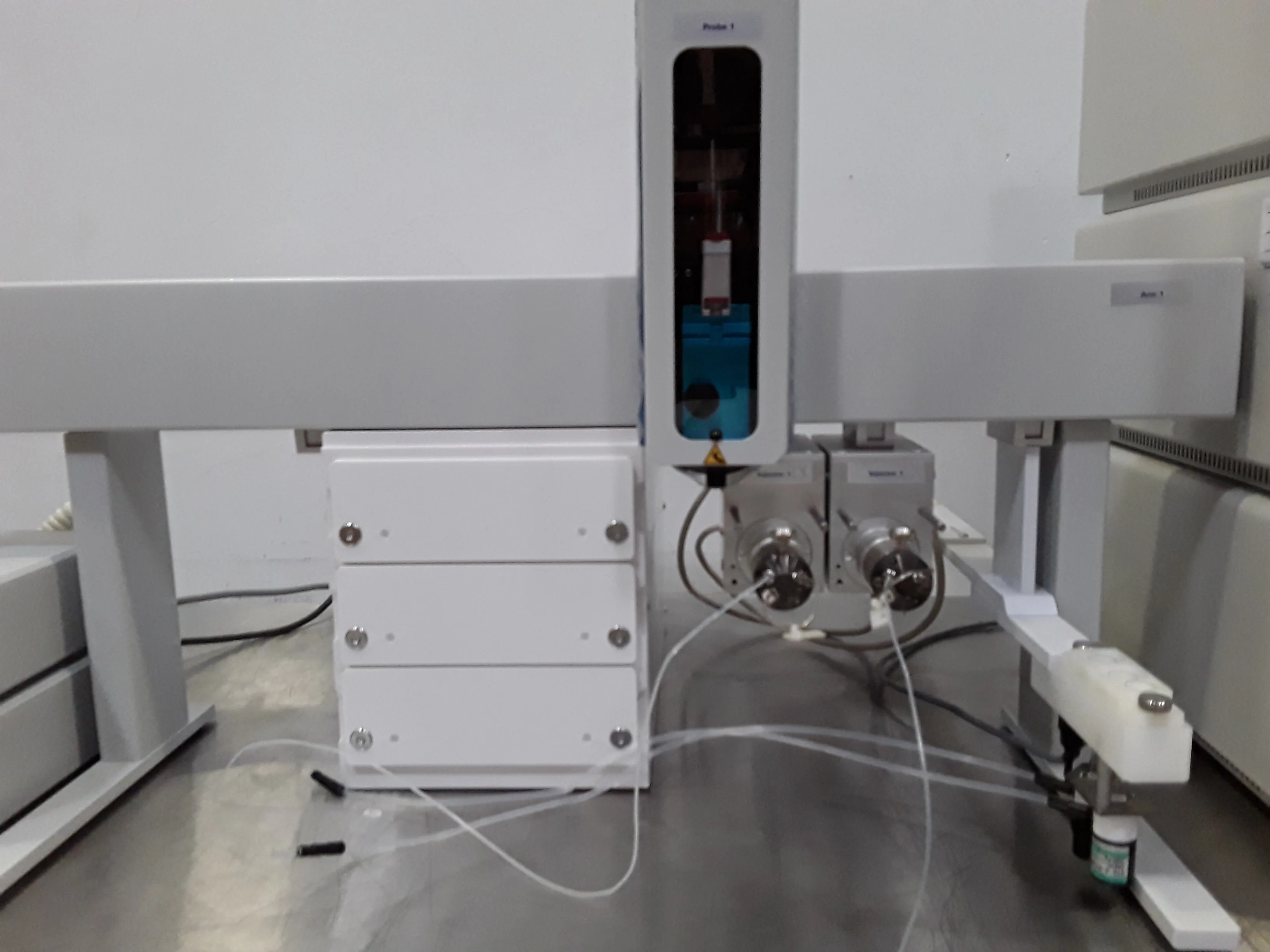 Thermo Fisher Transcend LX-2 Multiplexing System HPLC / FPLC / GC / CE Used Lab Equipment
