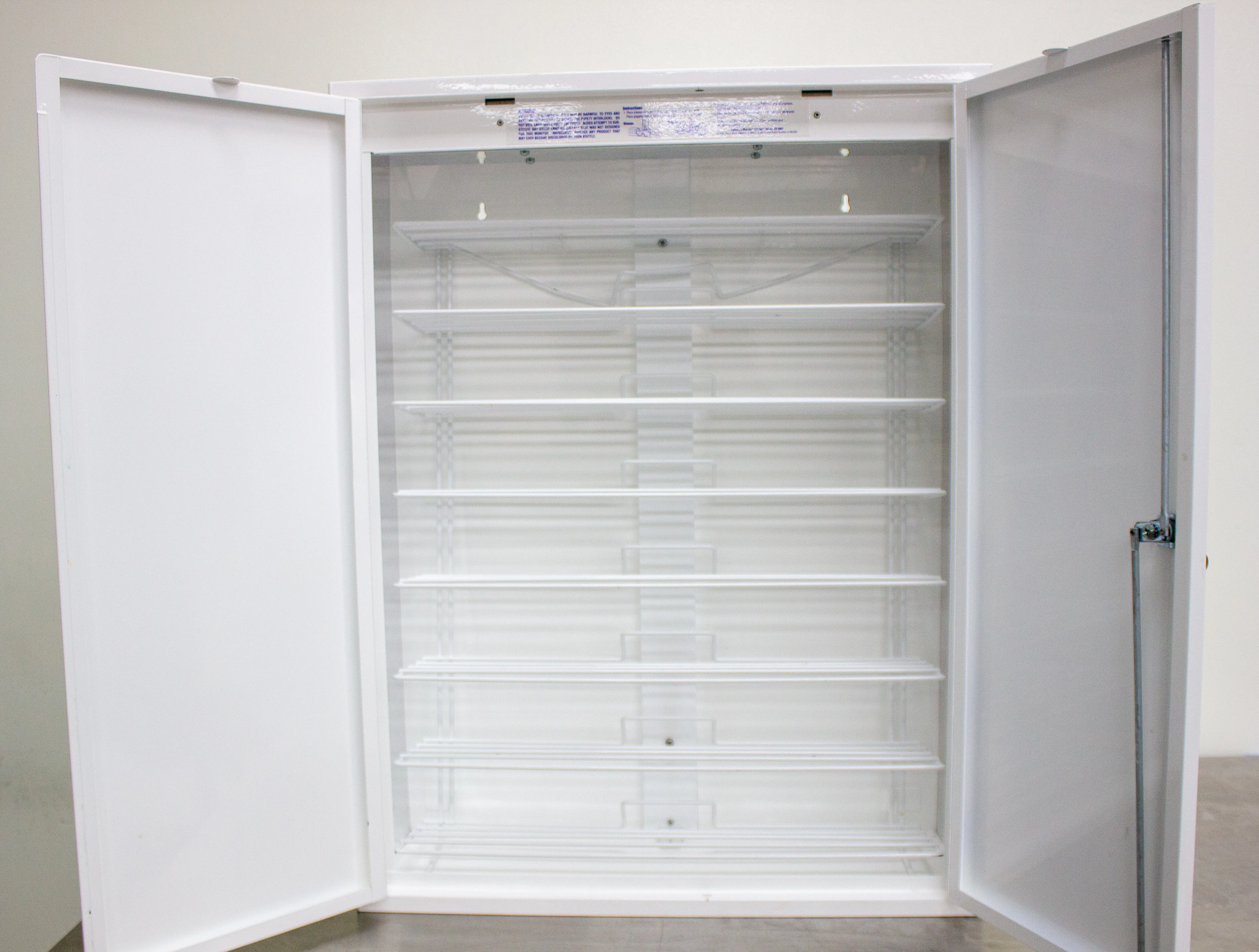 Sellstrom Monitor Ultimate Eyewear Germicidal Cabinet