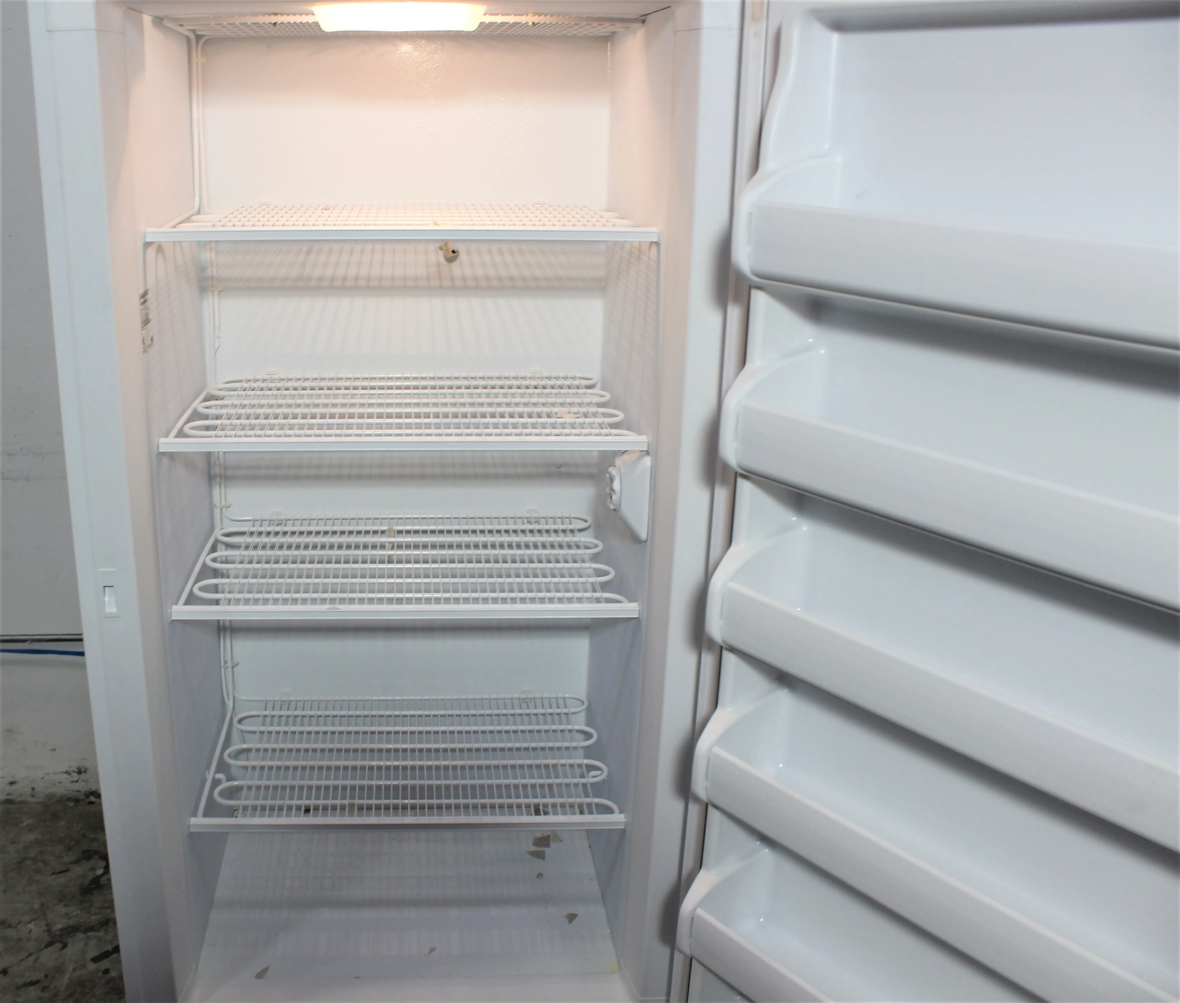 Kenmore 20.9 cu. ft. Freezerless Refrigerator 210424 - Class 1 Used Refrigerator