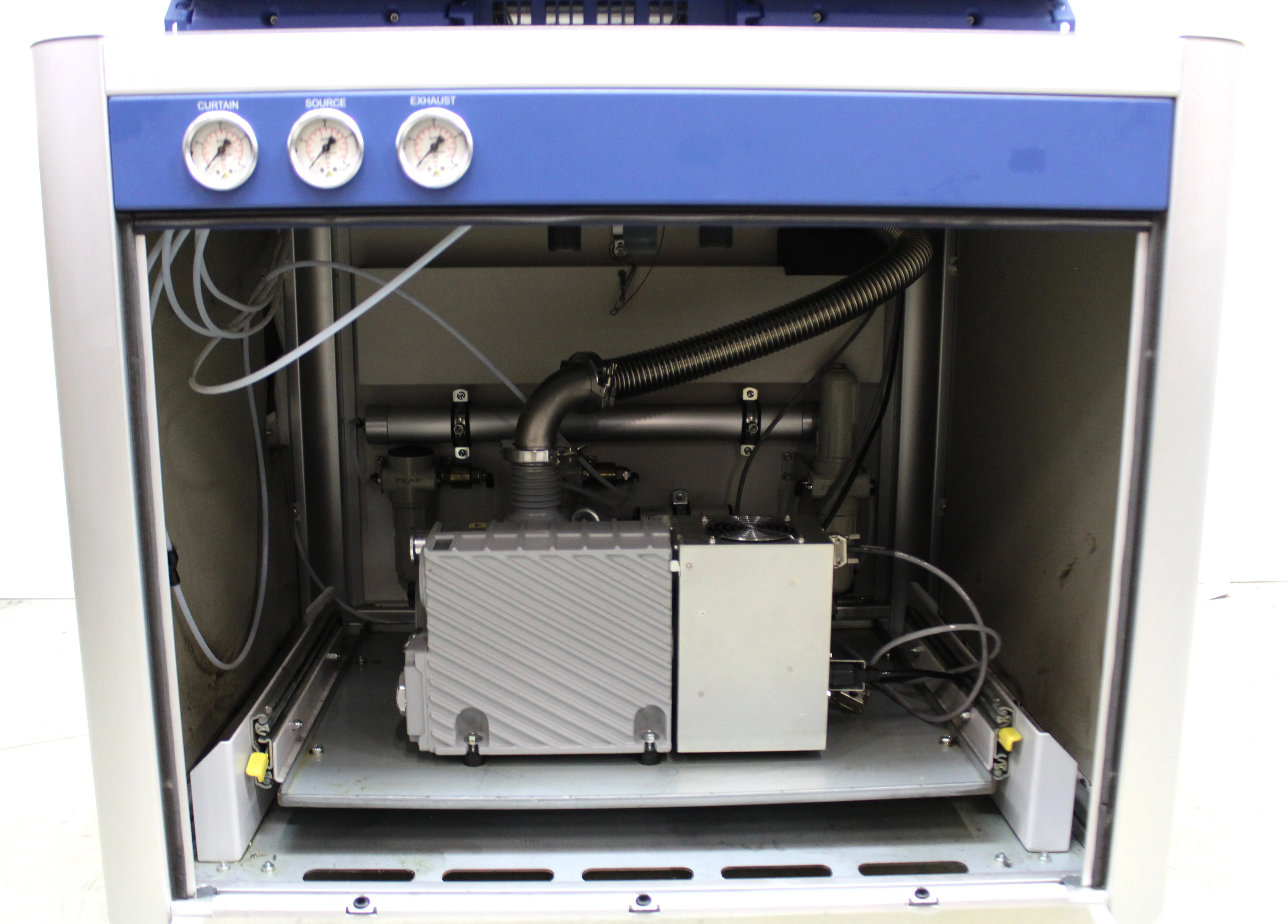 Applied Biosystems Sciex QTRAP 5500 Mass Spectrometer System with MS40+ Rotary Vane Pump and TABL3-1N MS Table