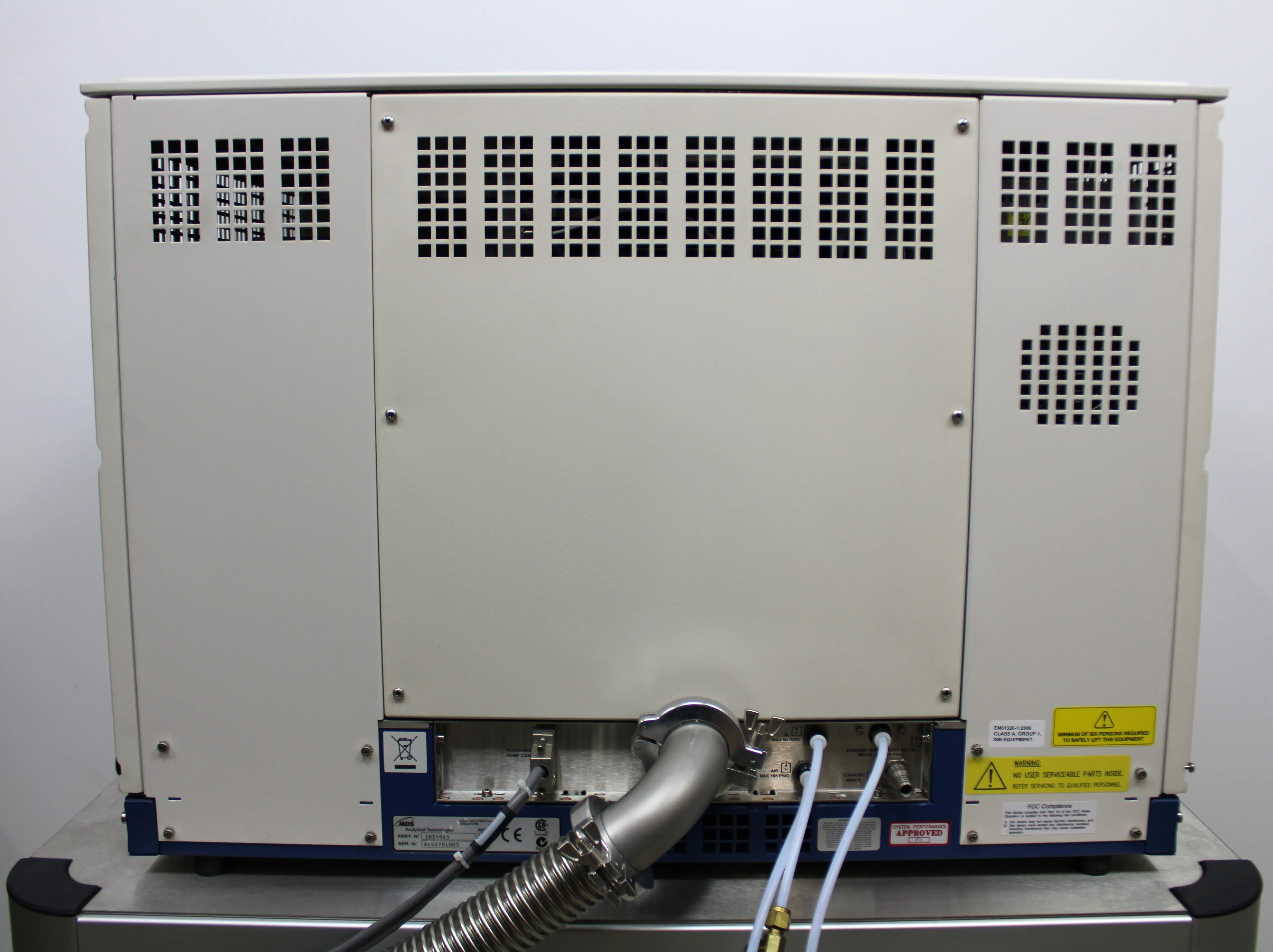Applied Biosystems Sciex QTRAP 5500 Mass Spectrometer System with MS40+ Rotary Vane Pump and TABL3-1N MS Table