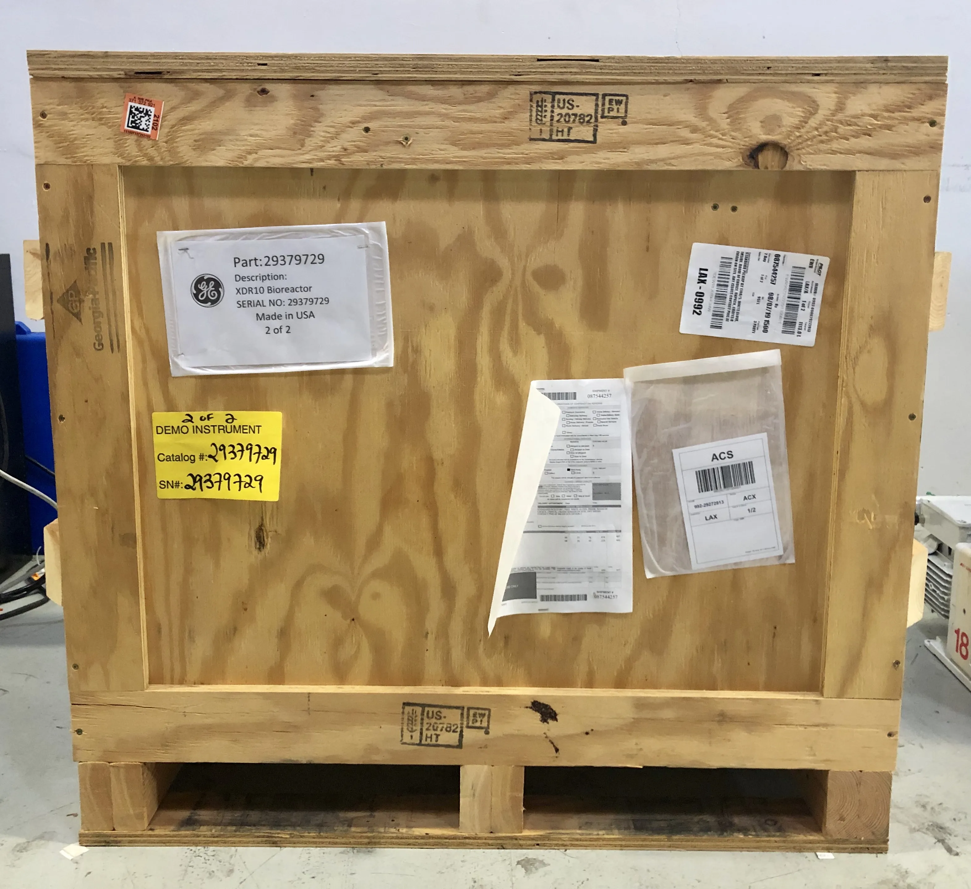 Empty Crate for XDR10 Bioreactor