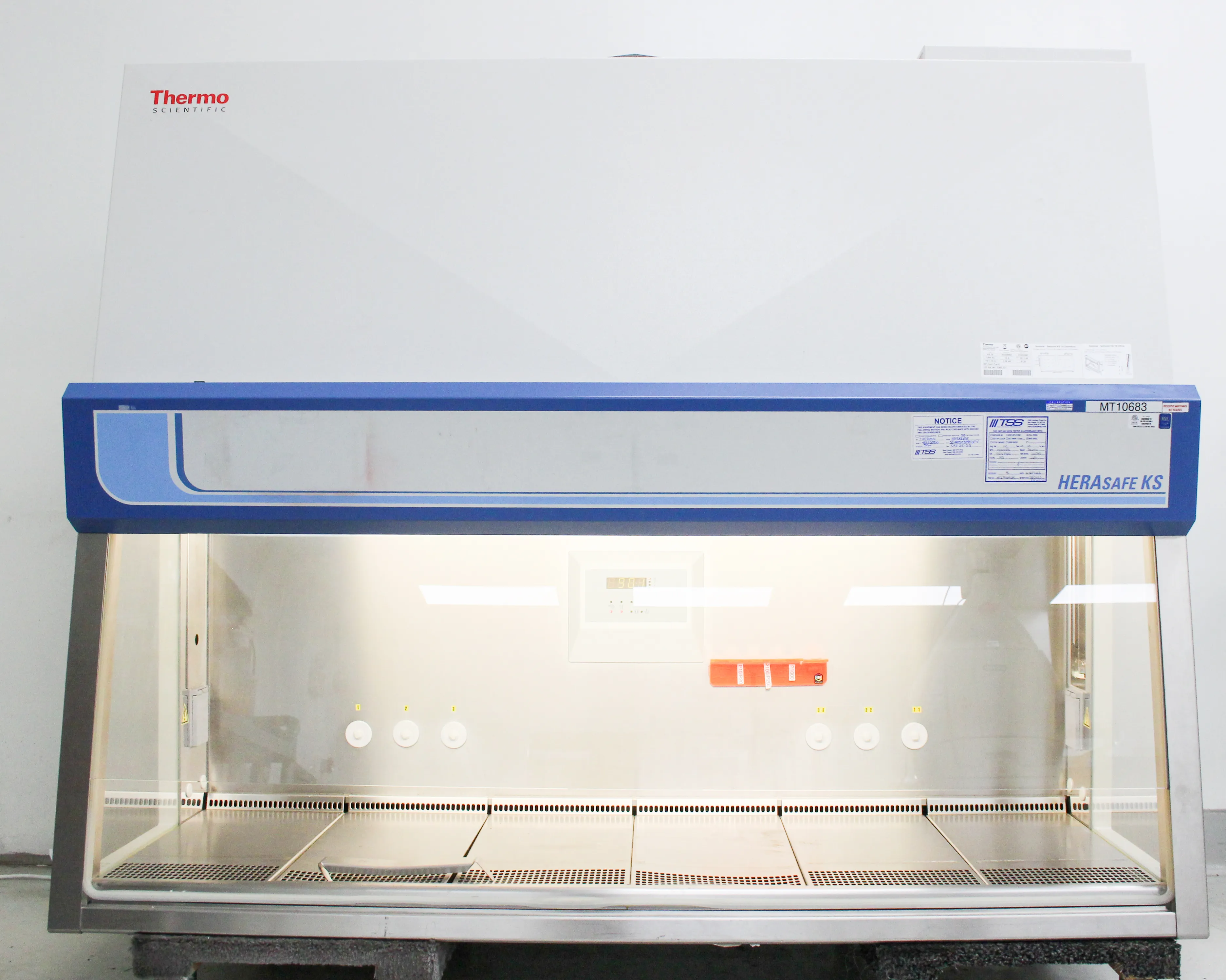 Thermo Scientific HERAsafe KS 18 Class II, Type A2 Biosafety Cabinet