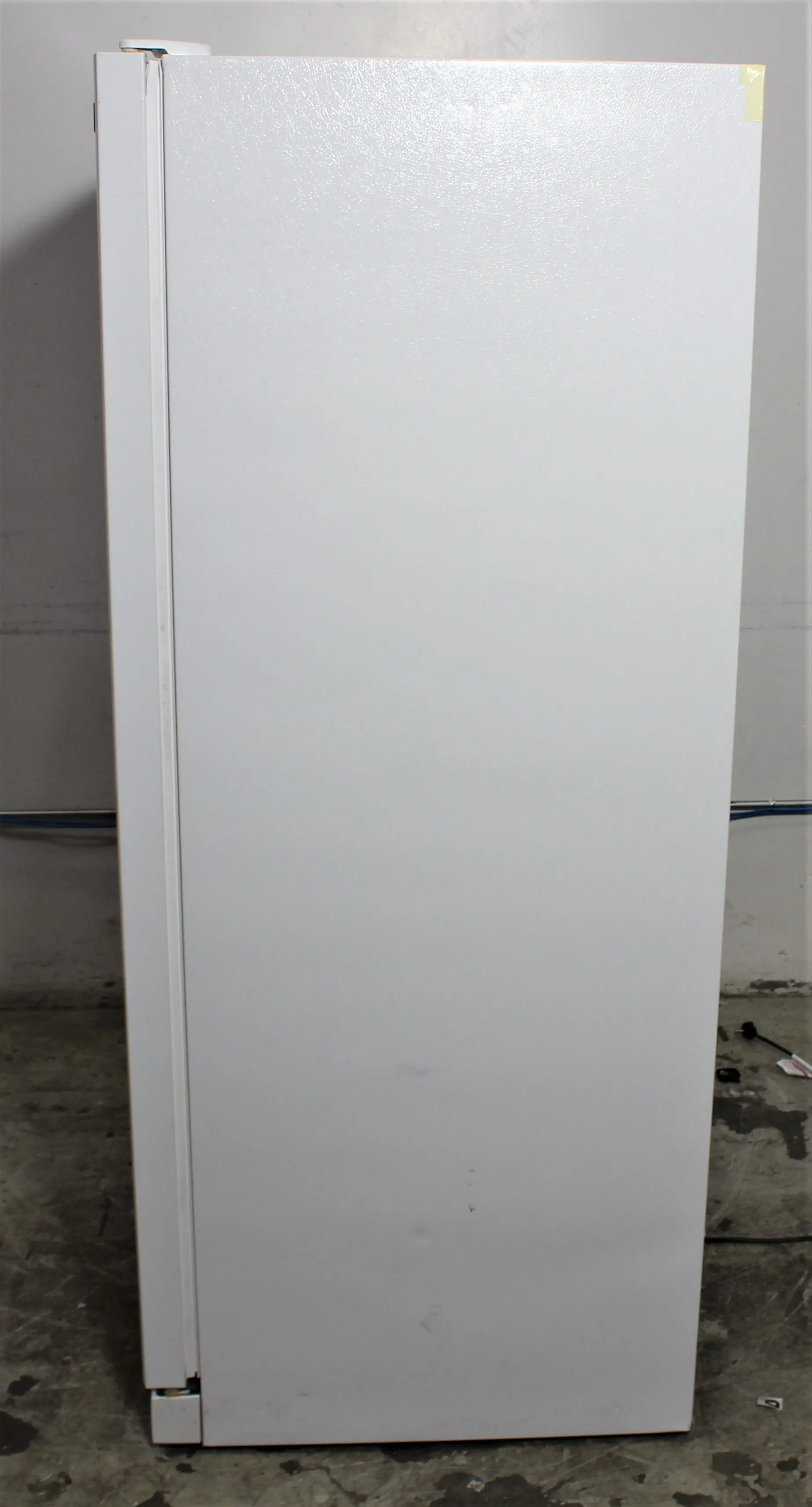 Kenmore 20.9 cu. ft. Freezerless Refrigerator 210424 - Class 1 Used Refrigerator