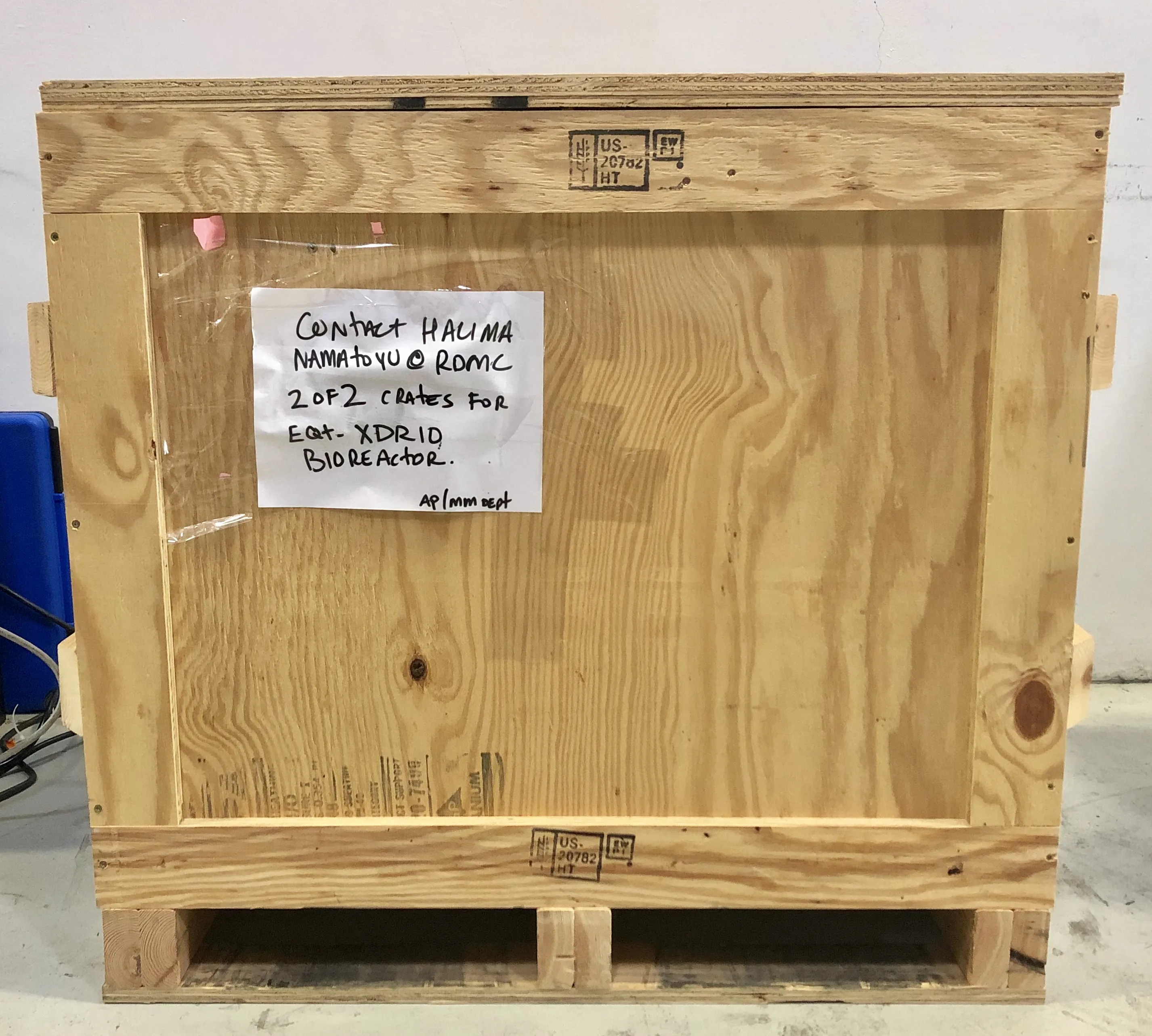 Empty Crate for XDR10 Bioreactor
