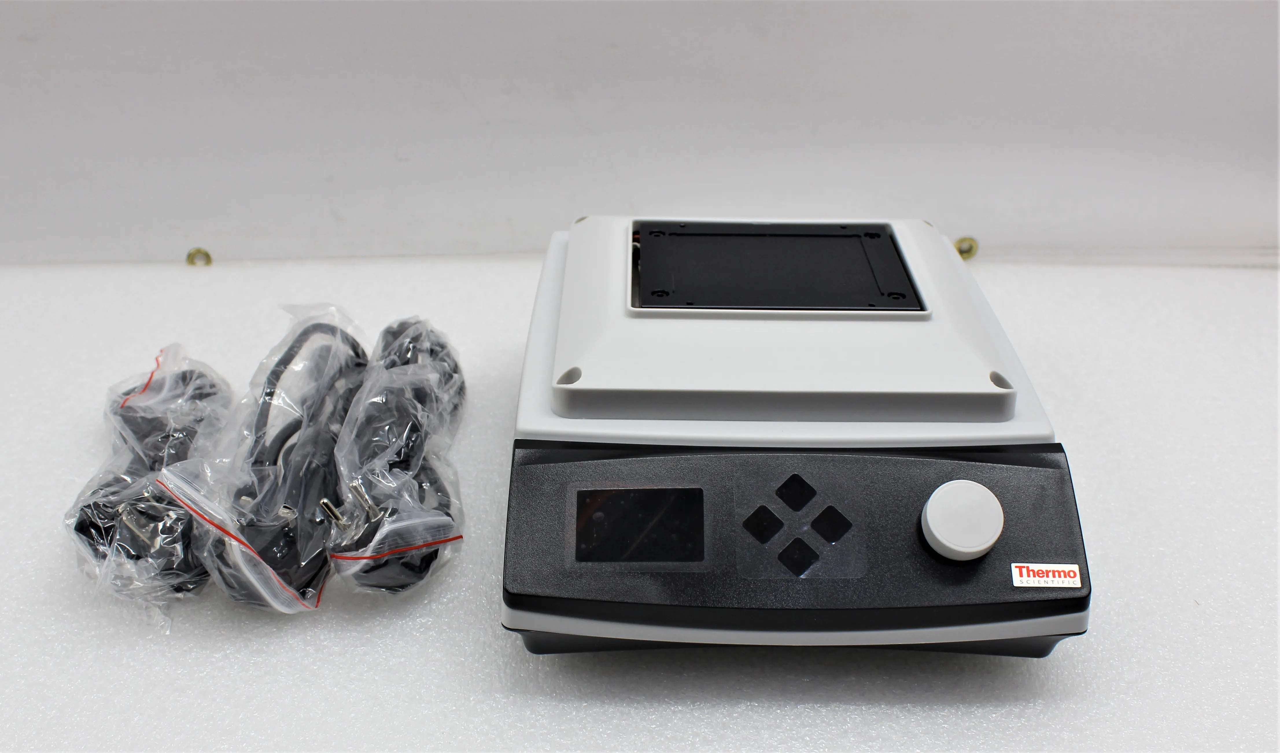 Thermo Scientific Digital Heating Shaking Drybath GCKT28027