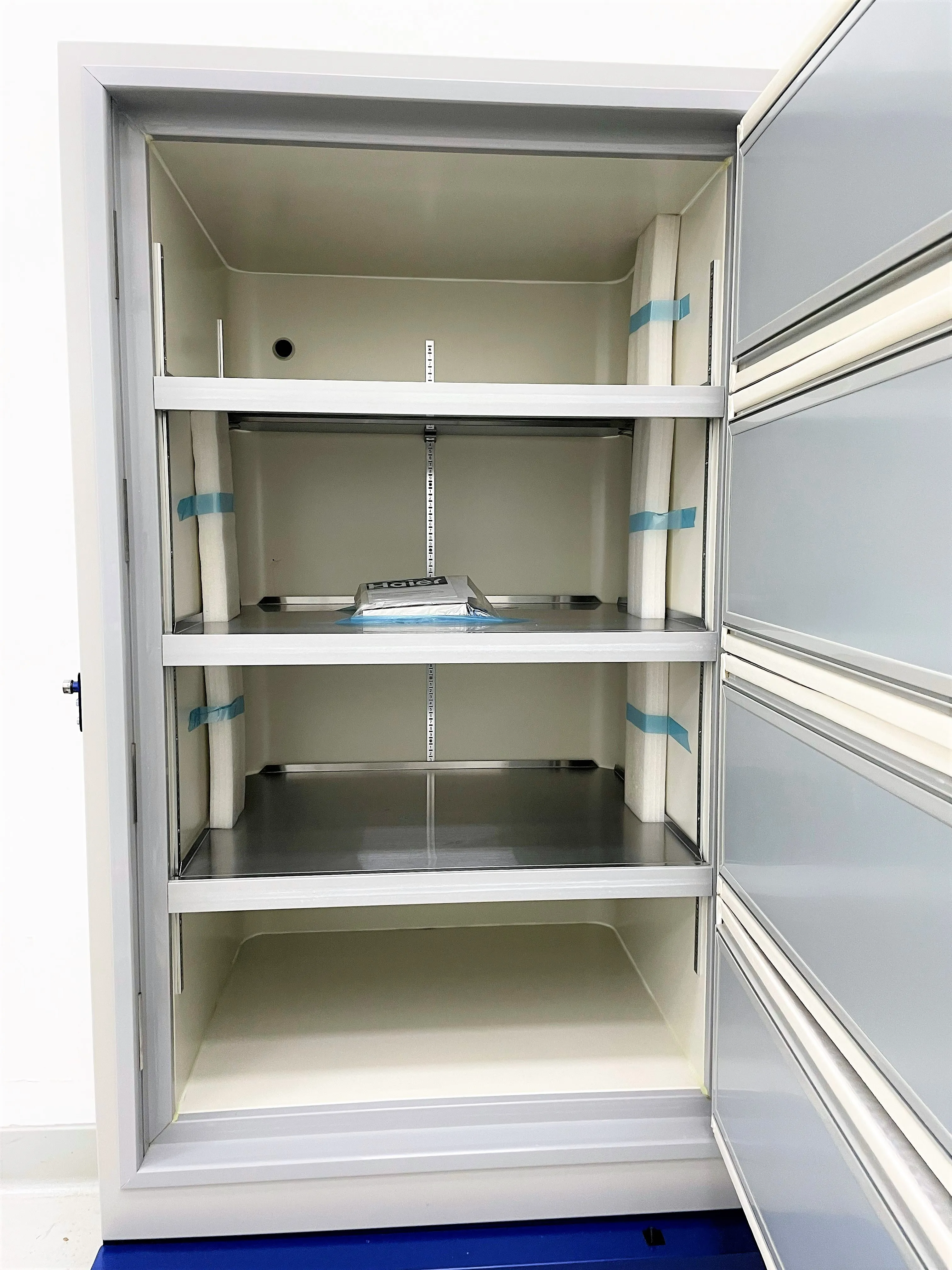 Haier ULT Freezer DW-86L828 220V and 50hz only