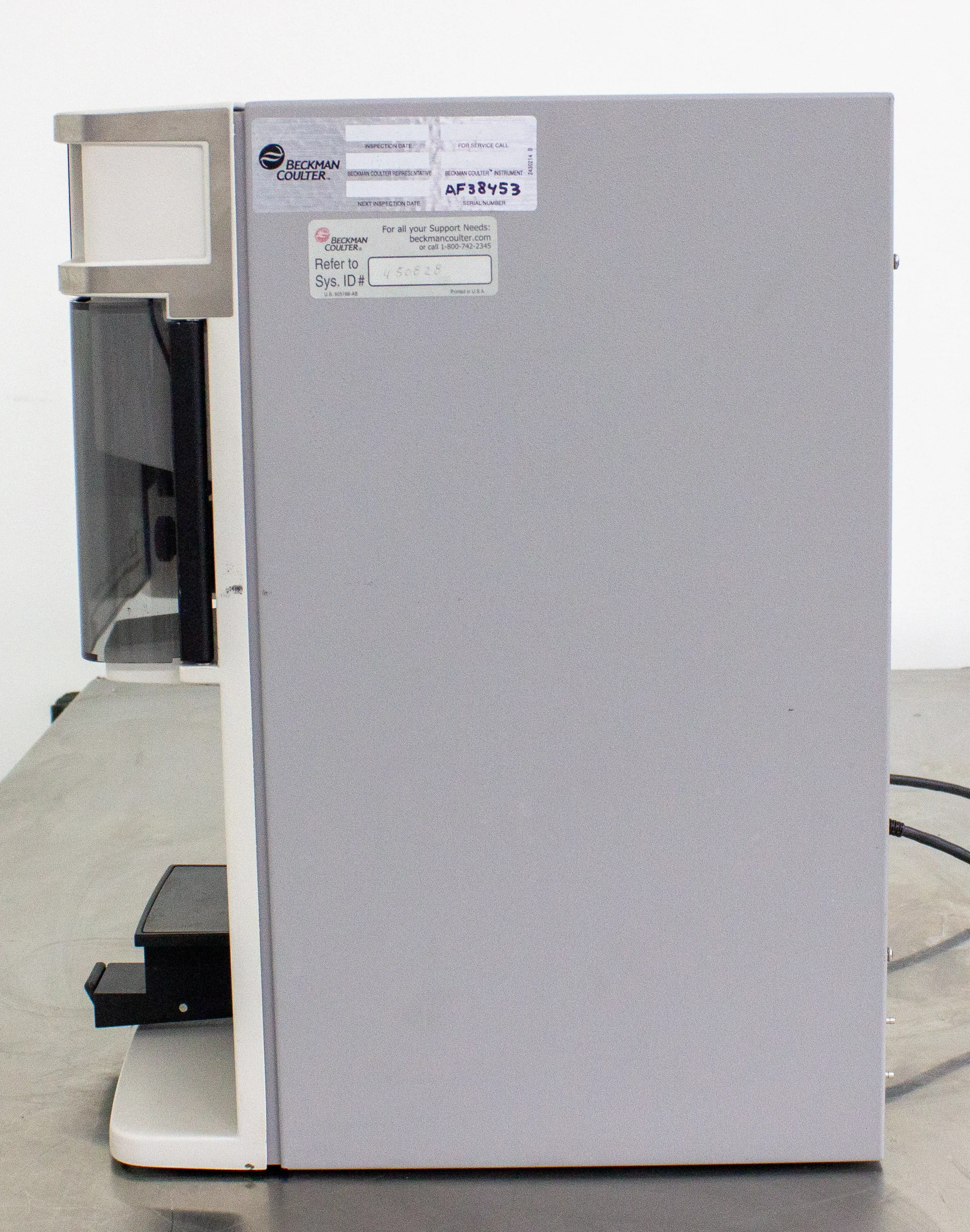 Beckman Coulter Z2 Coulter Particle Count and Size Analyzer 6605700 W/ Keyboard