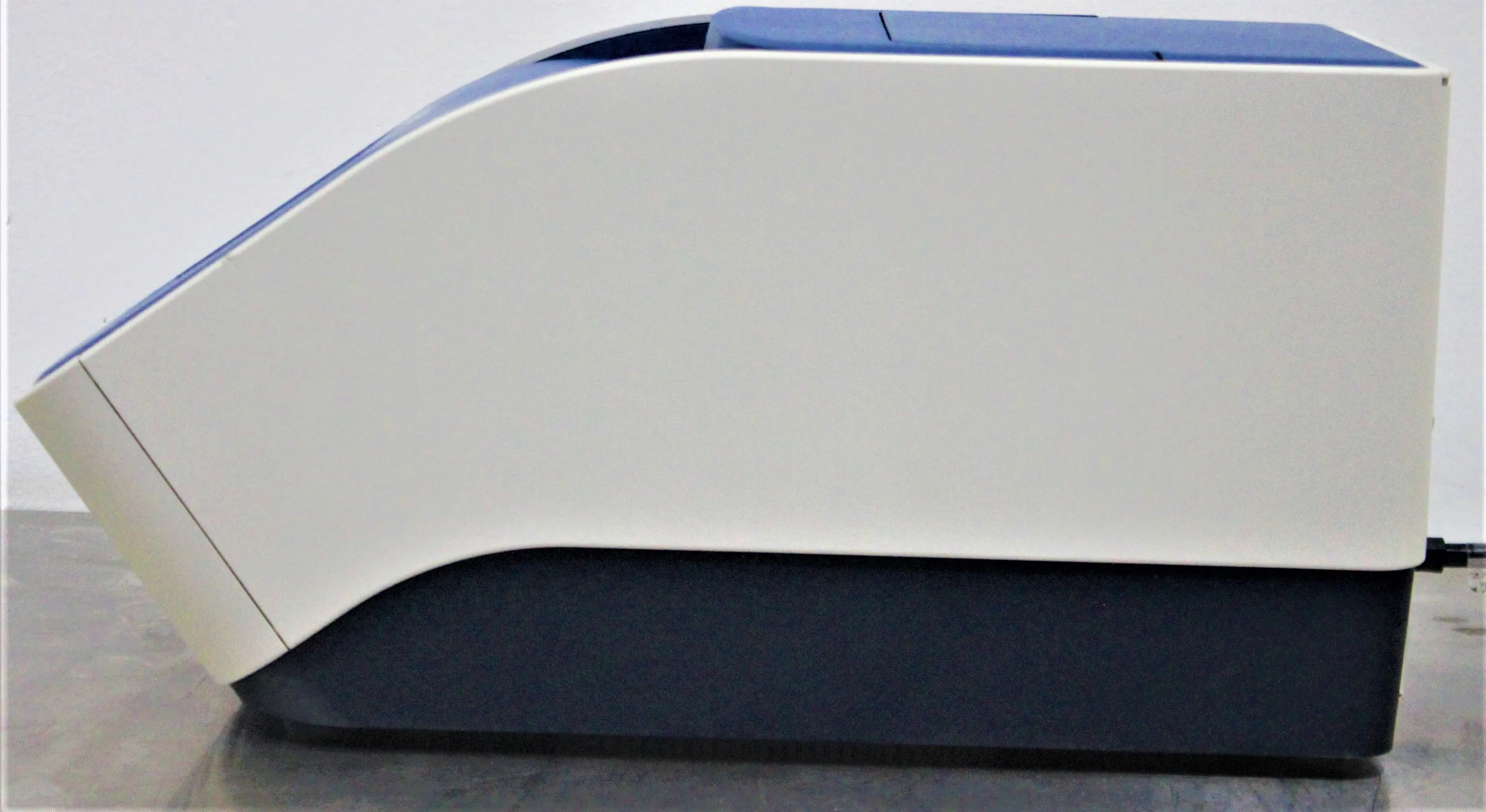 Applied Biosystems Veriti 96-Well Thermal Cycler