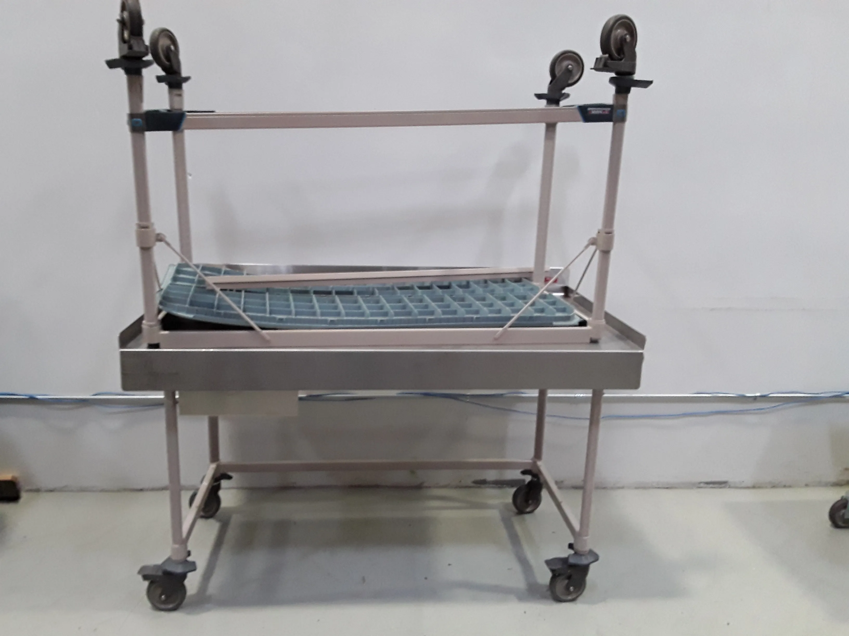 Metro Lab Rolling Table - Used, Class 1