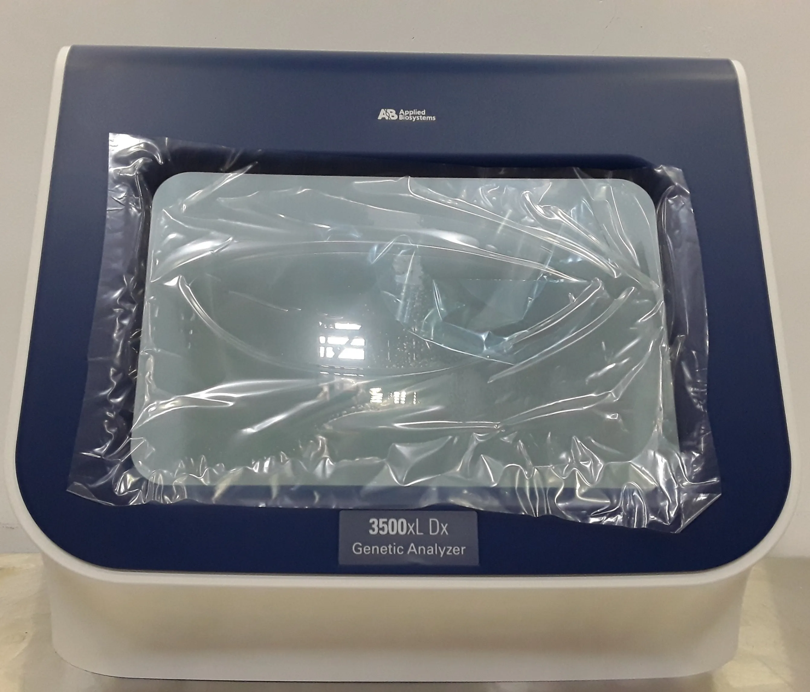 Applied Biosystems Genetic Analyzer 3500xL Dx Front Panel