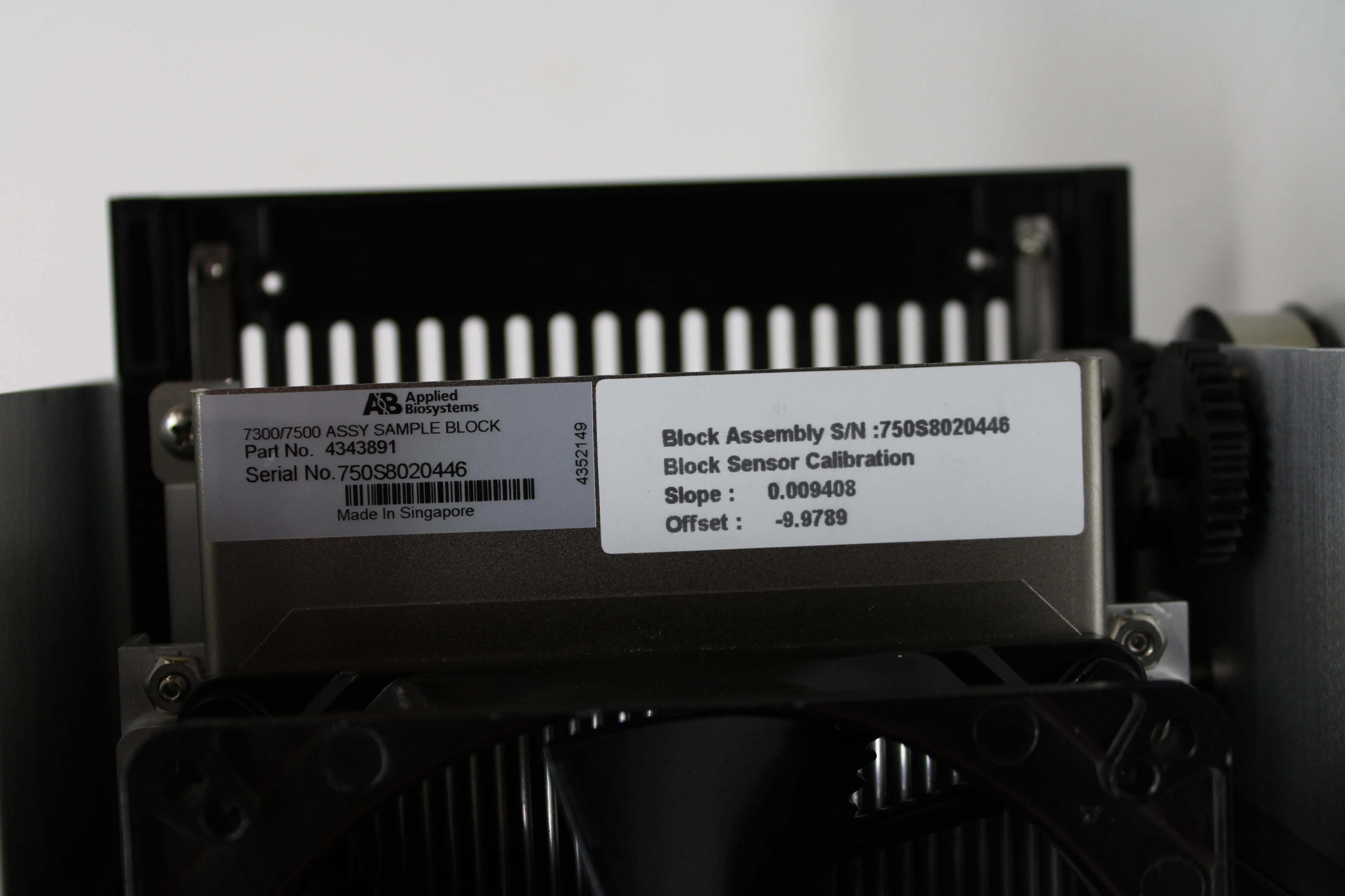 Used Applied Biosystems 7300/7500 Assembly Sample Block For PCR PN 4441395