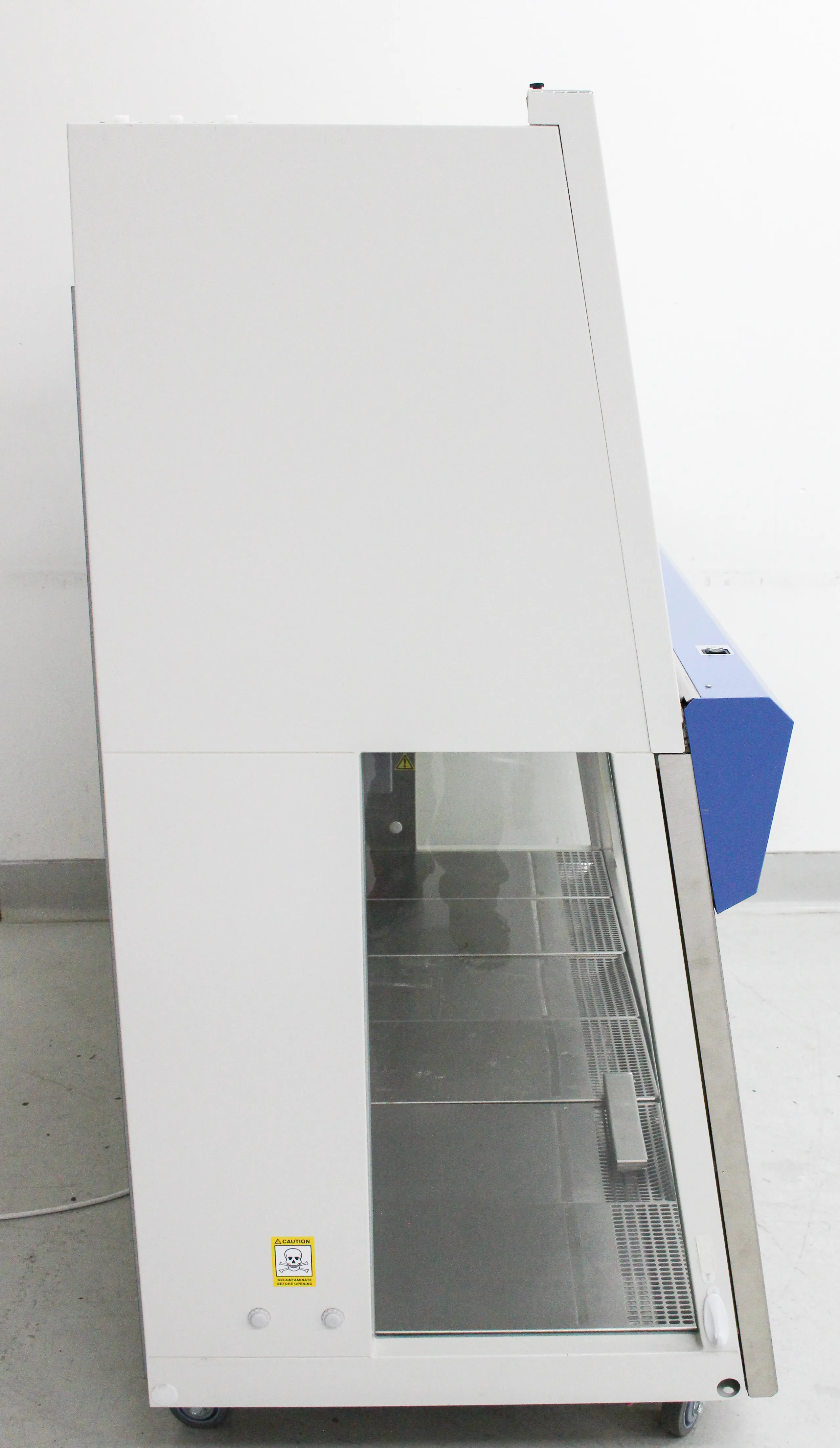 Thermo Scientific HERAsafe KS 18 Class II, Type A2 Biosafety Cabinet