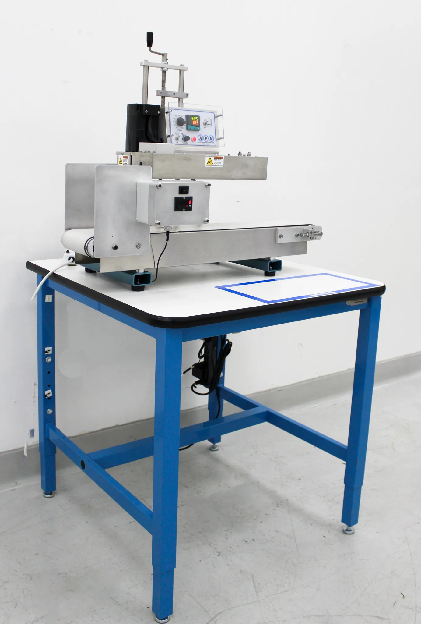 APM TCBSDM3/86X3 LIFT Table-Top Conveyorized Band Sealer