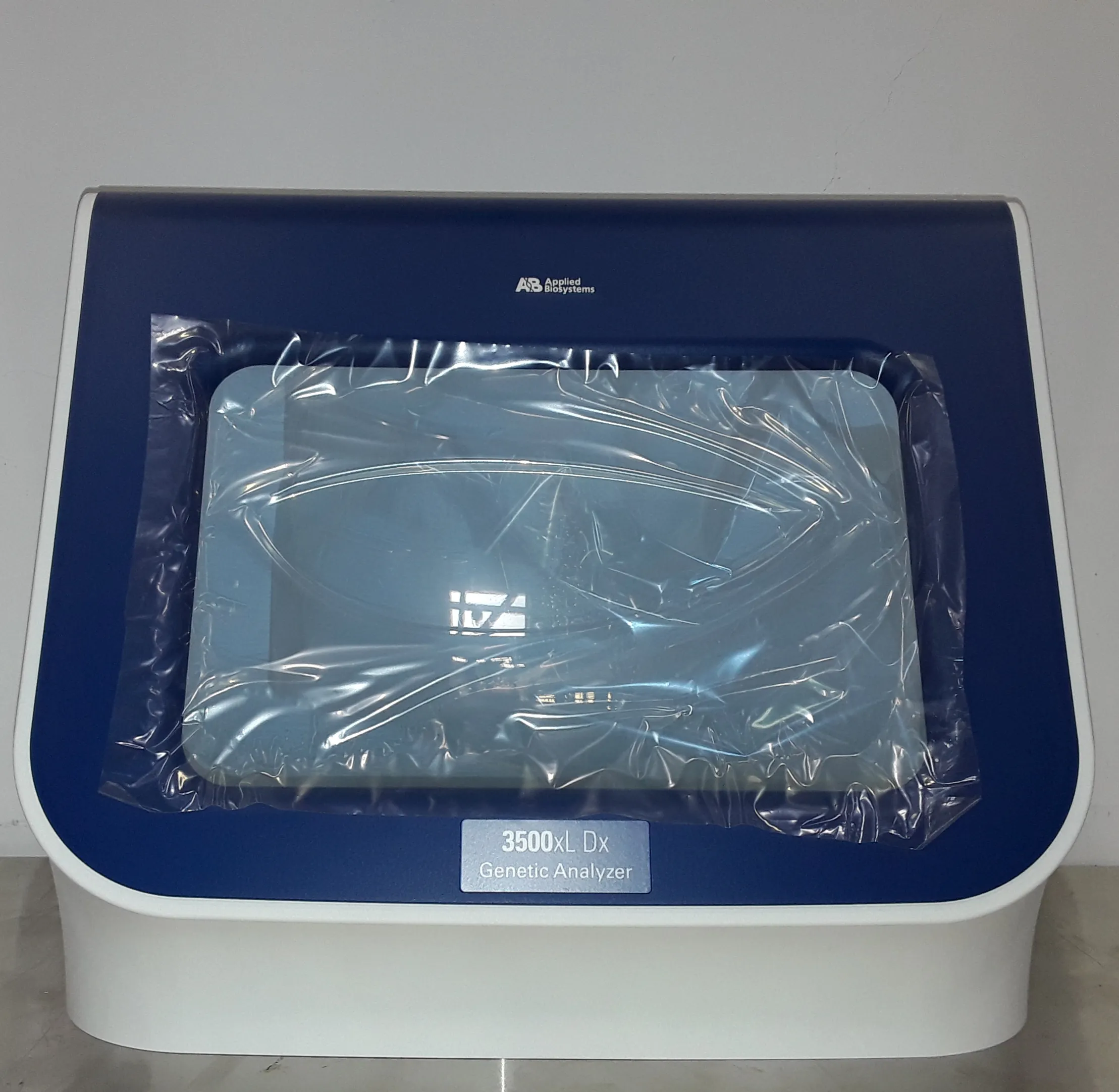 Applied Biosystems Genetic Analyzer 3500xL Dx Front Panel