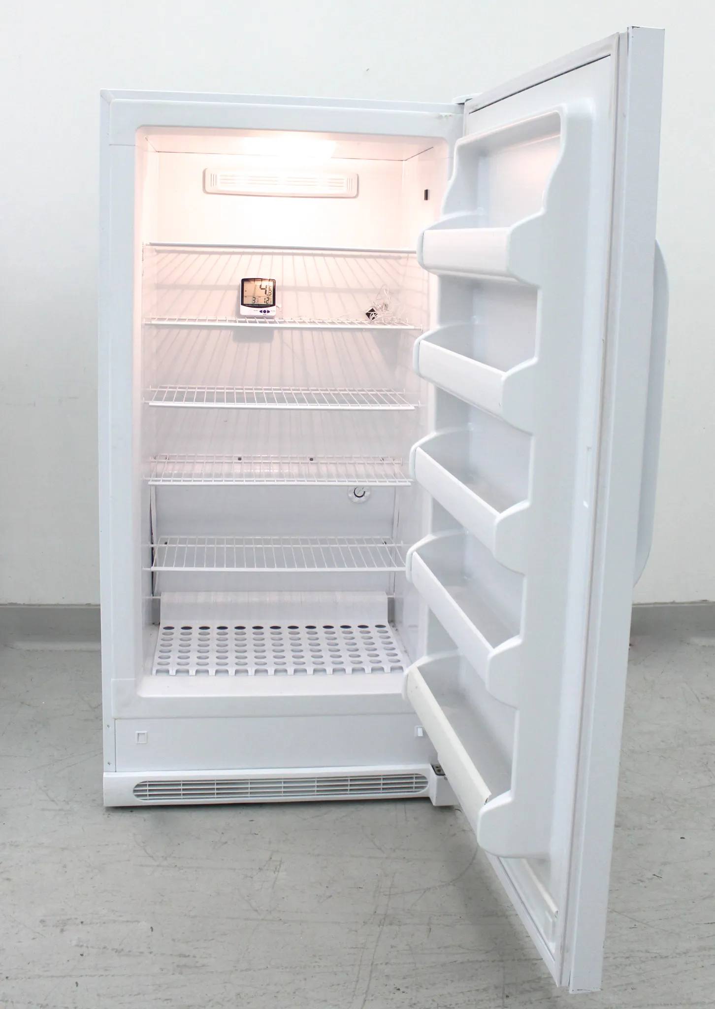 Frigidaire Lab Refrigerator Model FFRU17B2QWA White Single Door