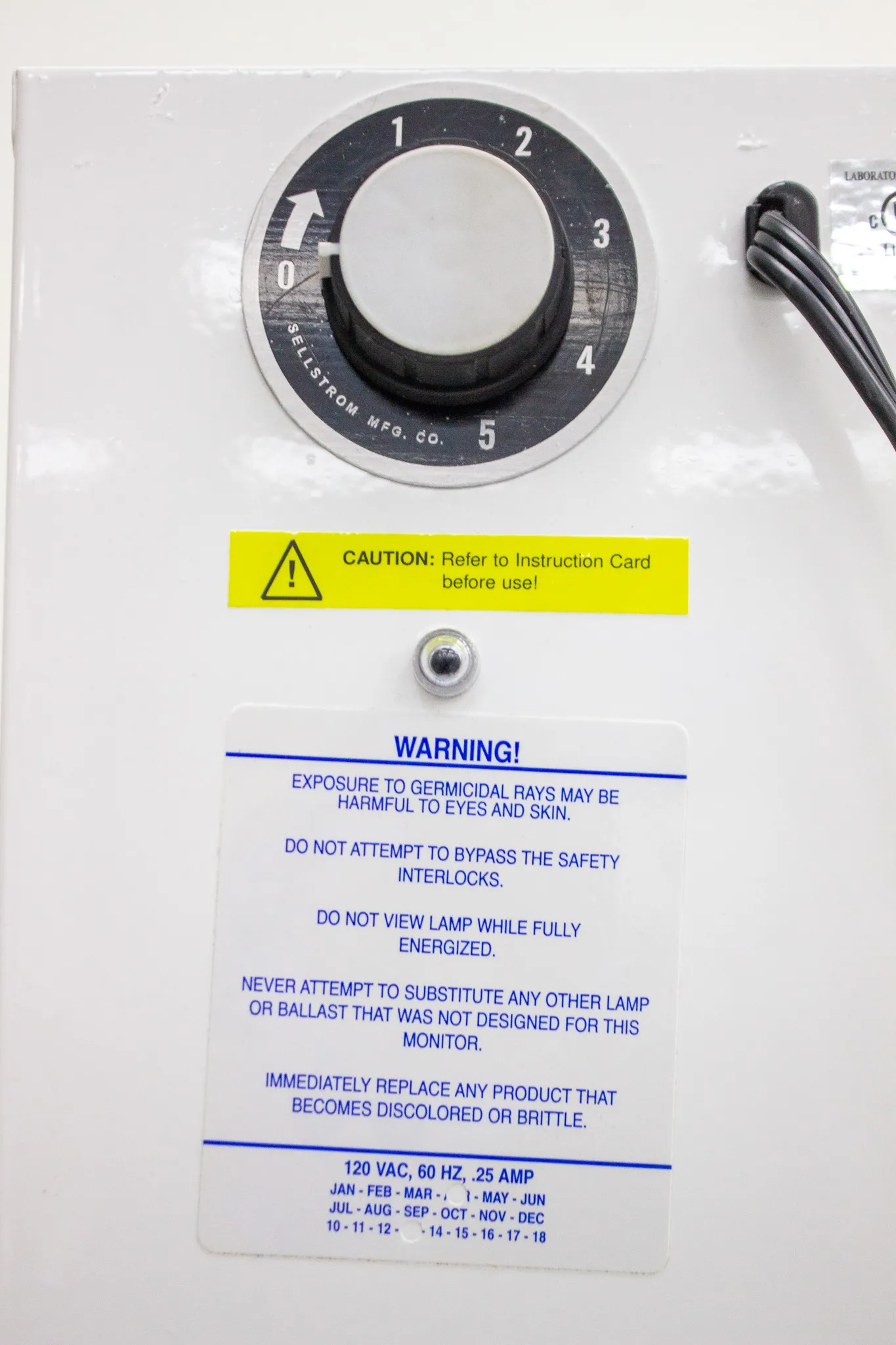 Sellstrom Monitor Ultimate Eyewear Germicidal Cabinet