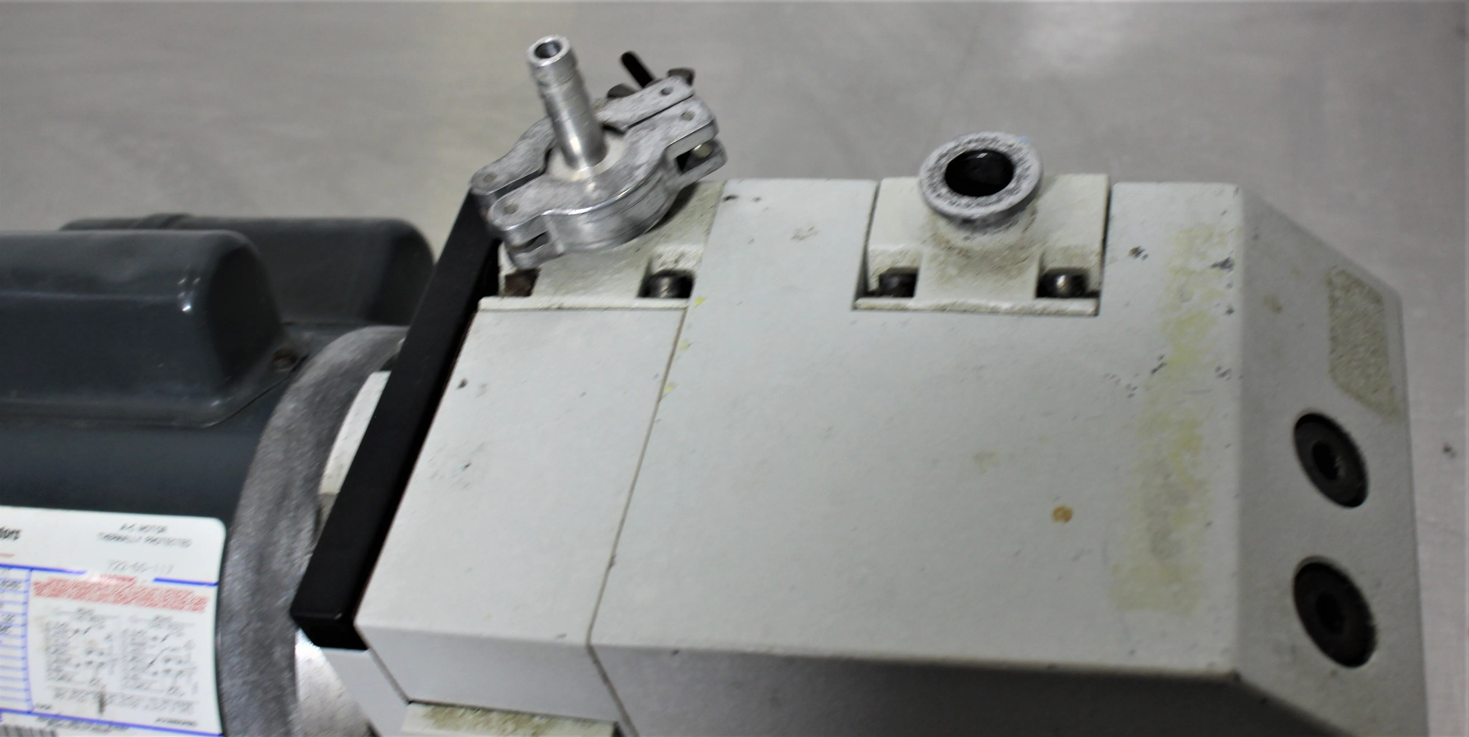 Fisher Scientific 01-157-8C Vacuum Pump