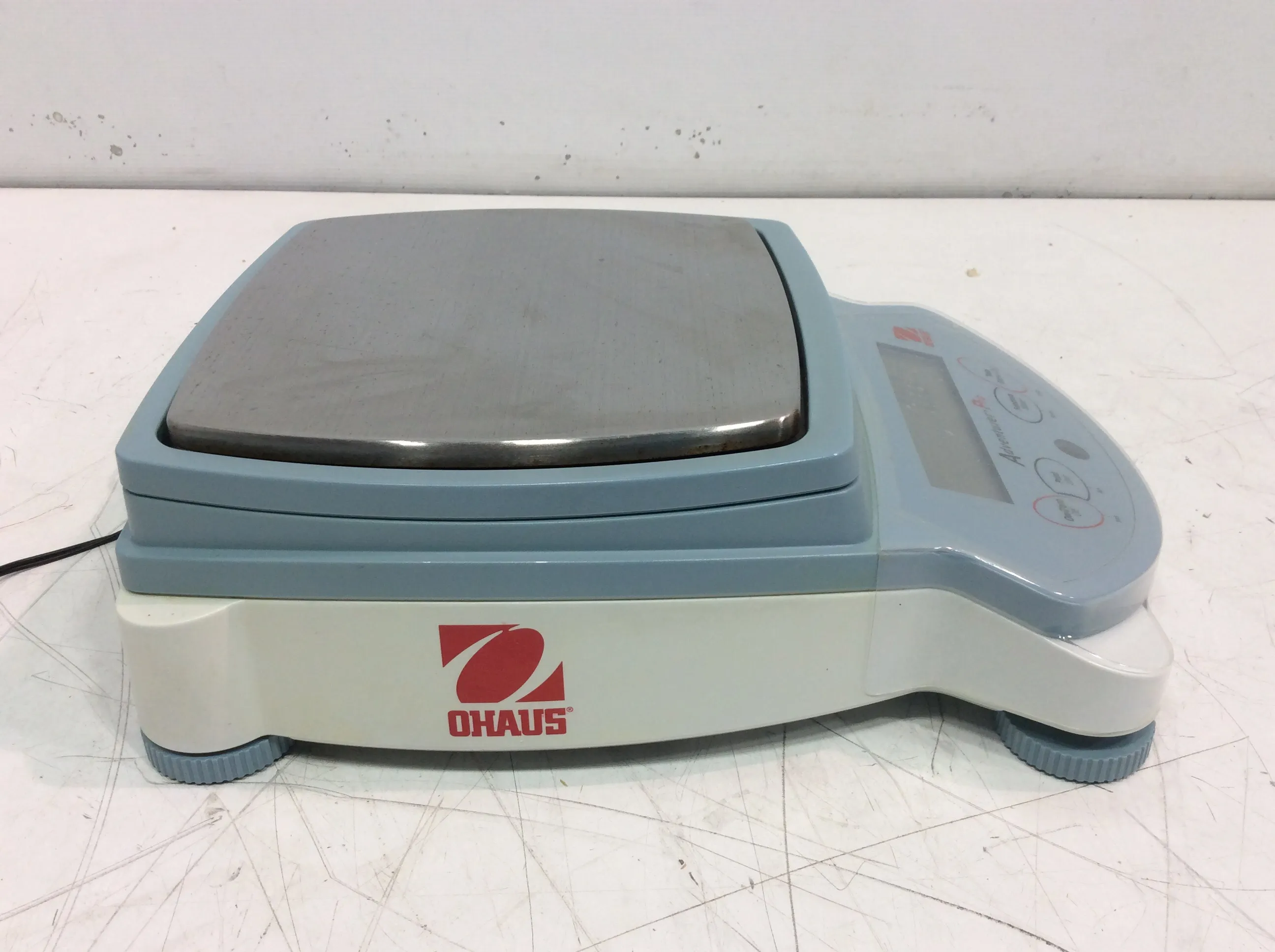 Ohaus Adventure Pro AV8101C Balance Scale