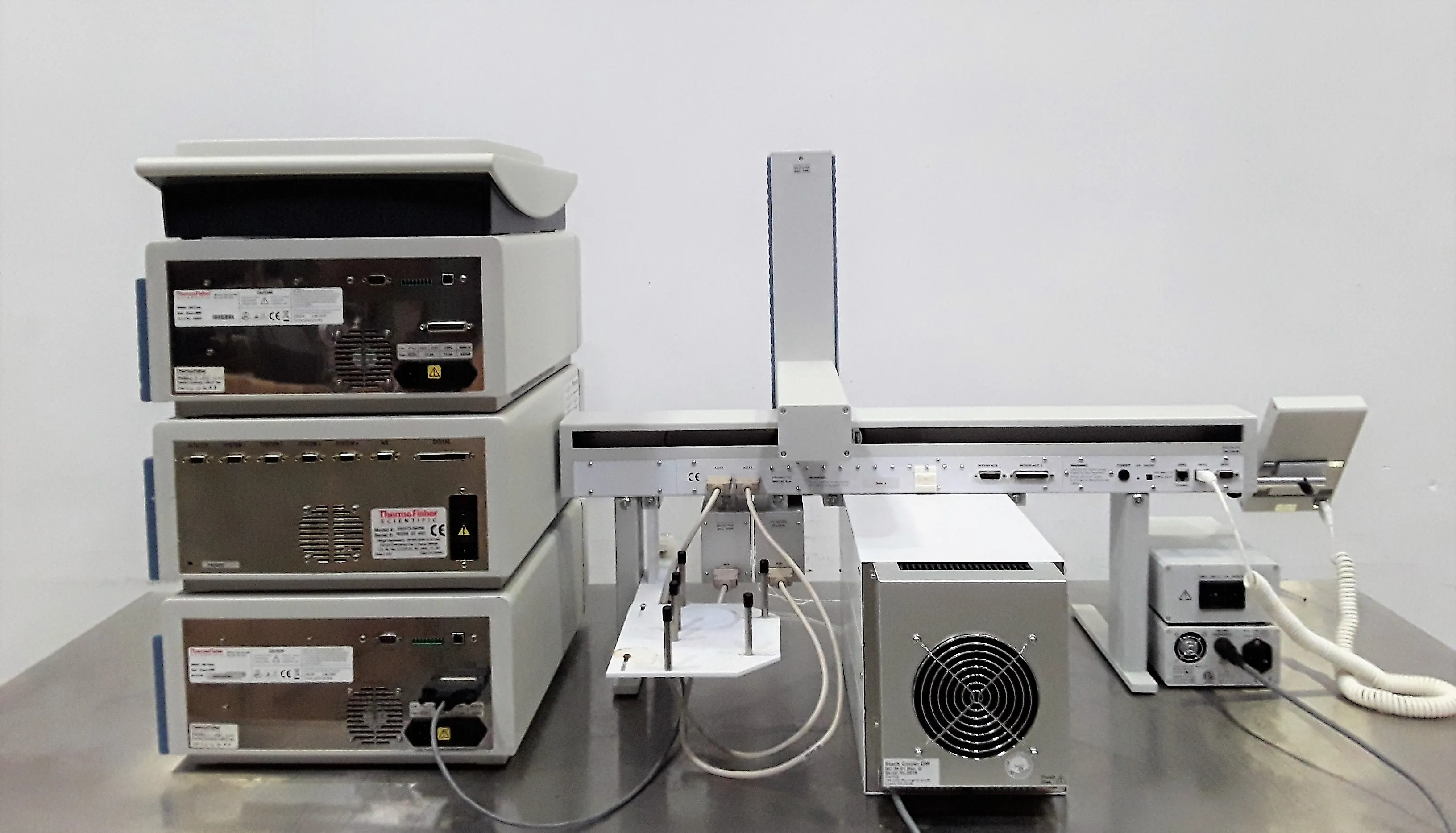 Thermo Fisher Transcend LX-2 Multiplexing System HPLC / FPLC / GC / CE Used Lab Equipment