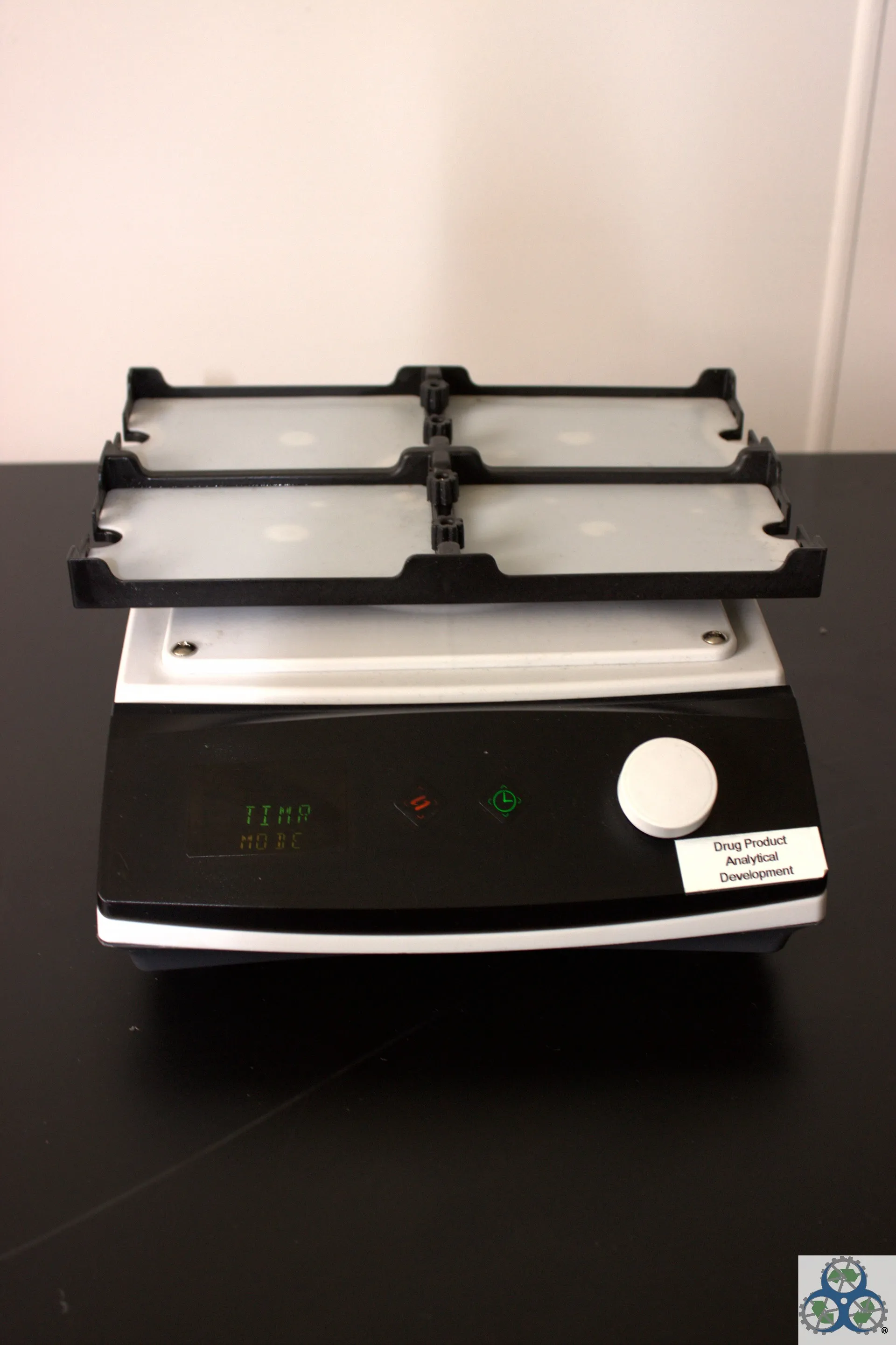 ThermoFisher Compact Digital Microplate Shaker HAKT23016