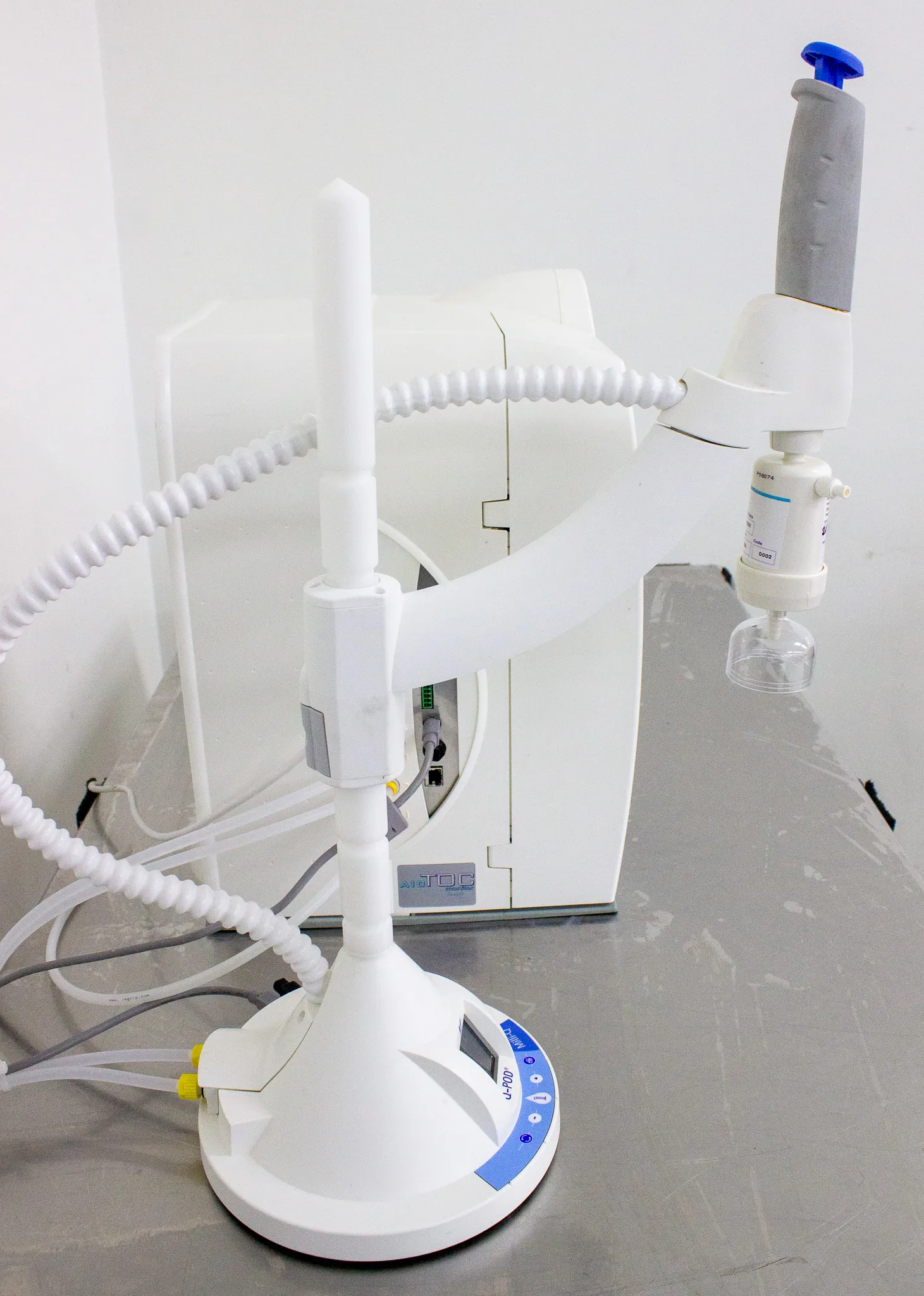 Millipore Milli-Q Advantage A10 Water Purification System