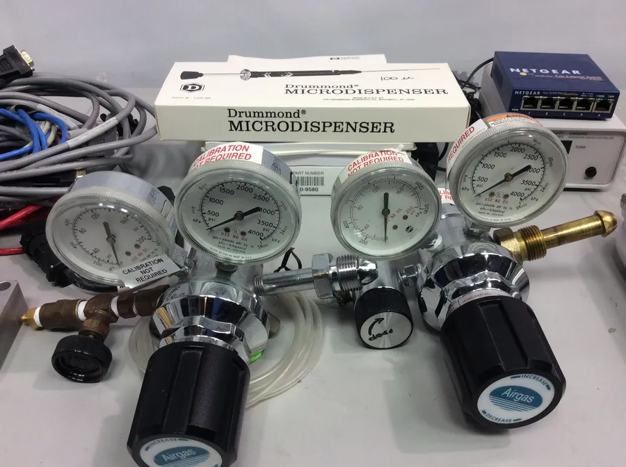 Hewlett Packard HP 6890 GC System with 6890 Injector, 5973 Mass Selective Detector, and Edwards Vacuum Pump