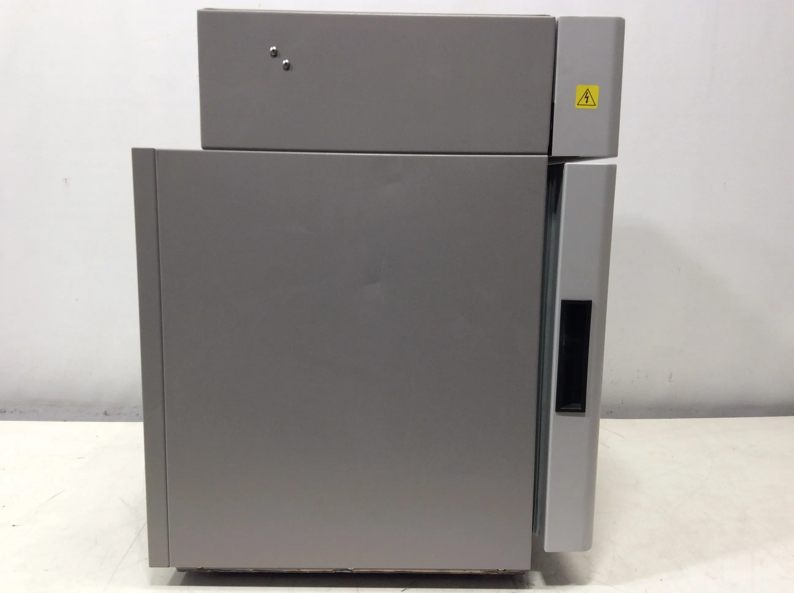 VWR 2310 Water Jacketed CO2 Incubator - Used