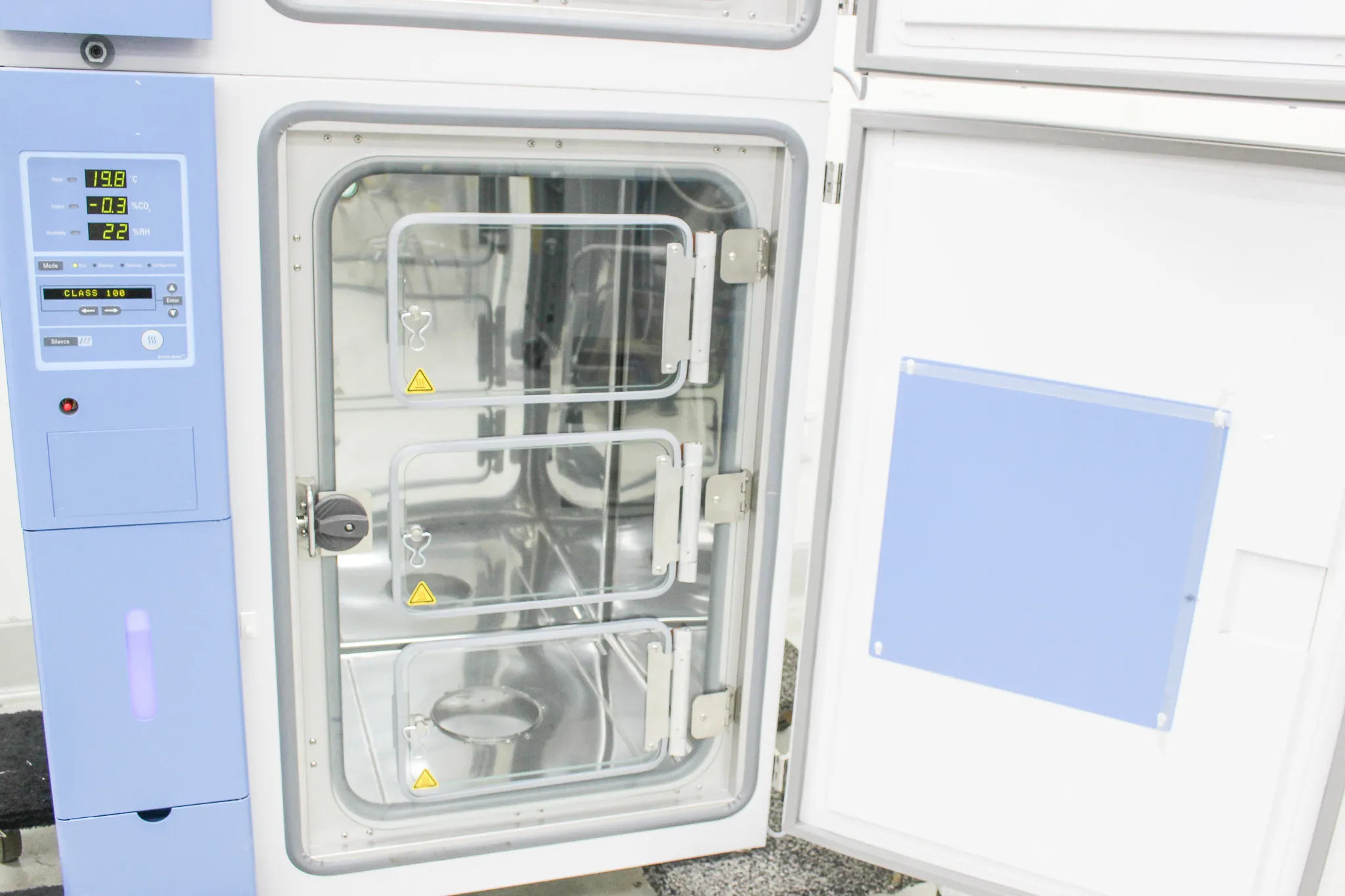 Thermo Scientific 3307 Forma Steri-Cult Dual Stack CO2 Incubator