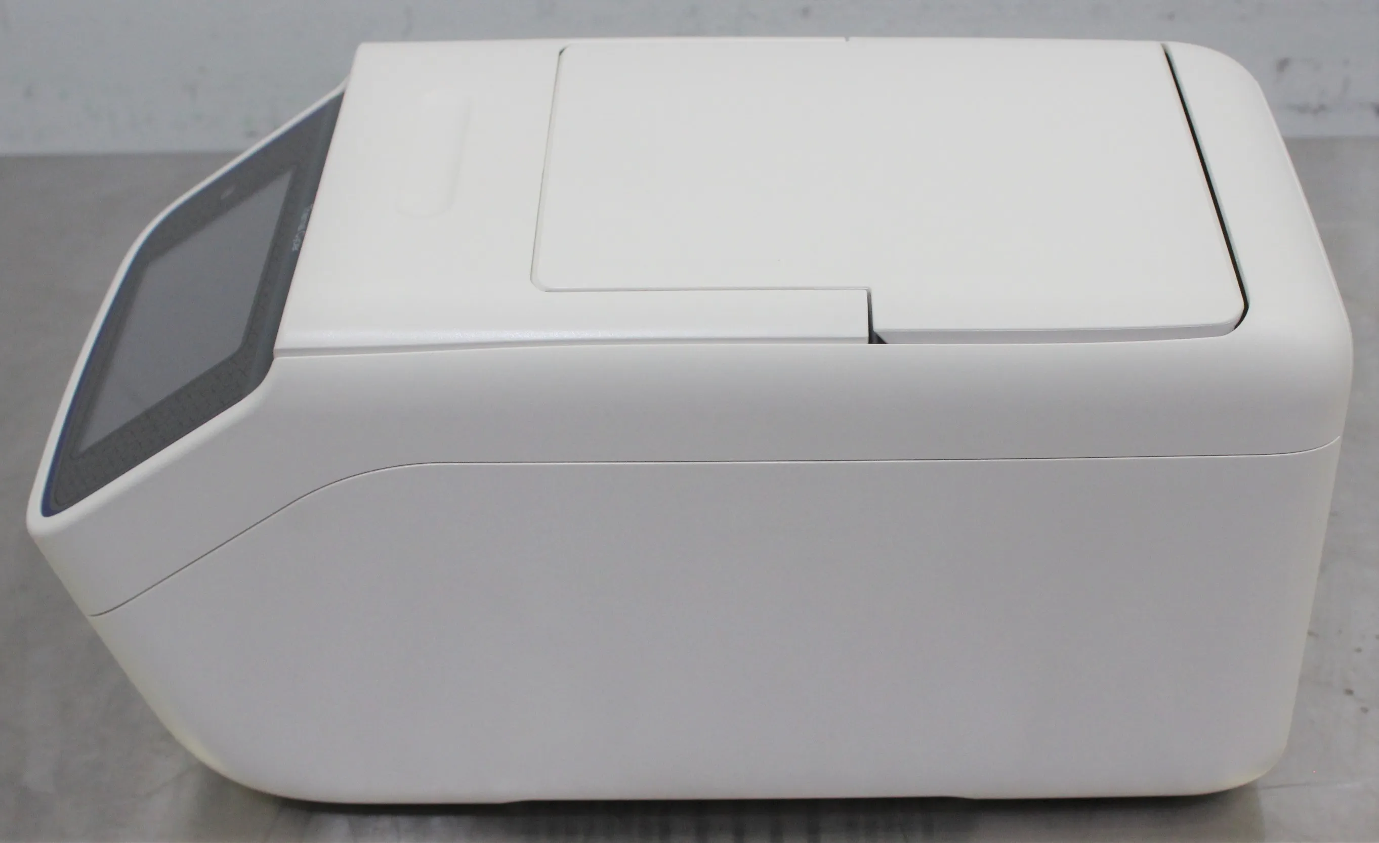 Applied Biosystems MiniAmp Thermal Cycler A37028 PCR Machine High Throughput-Compatible