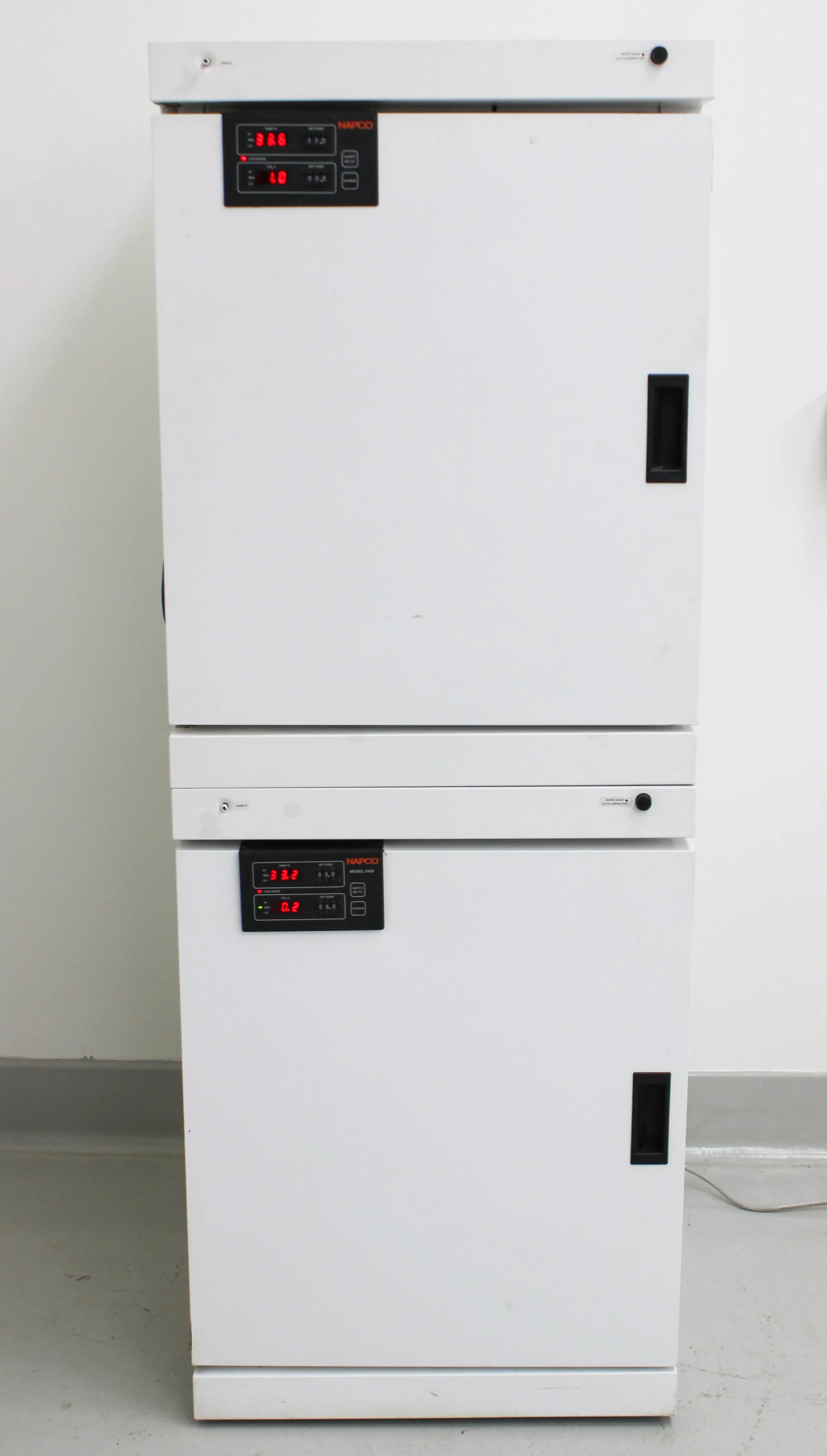 Napco 5430 CO2 Incubator Optimal Cell Growth in Water-Jacketed Unit