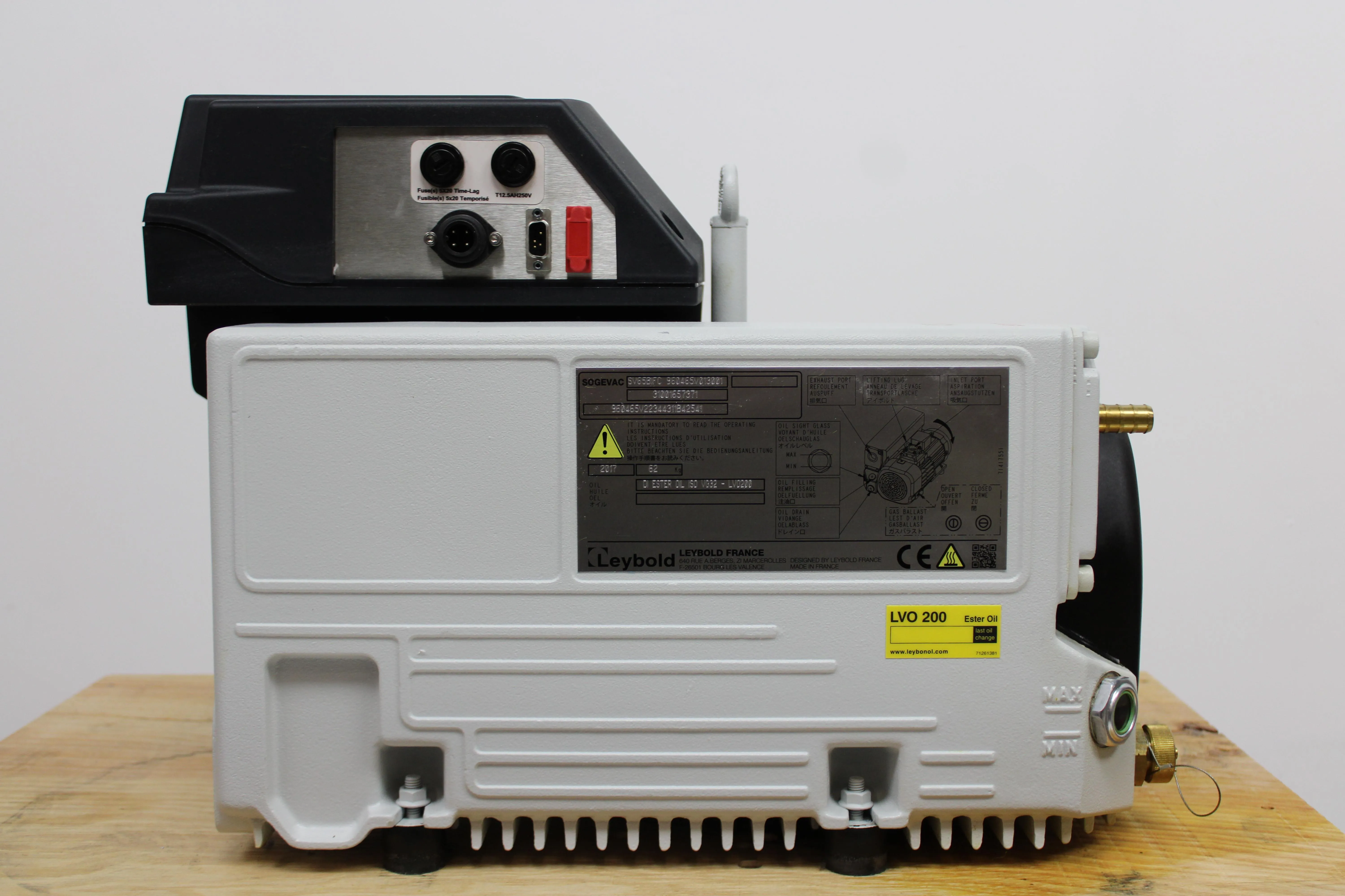 Leybold SV65BIFC Vacuum Pump 200-240V 50/60Hz Low Noise Compact 2017 0.152 mBar