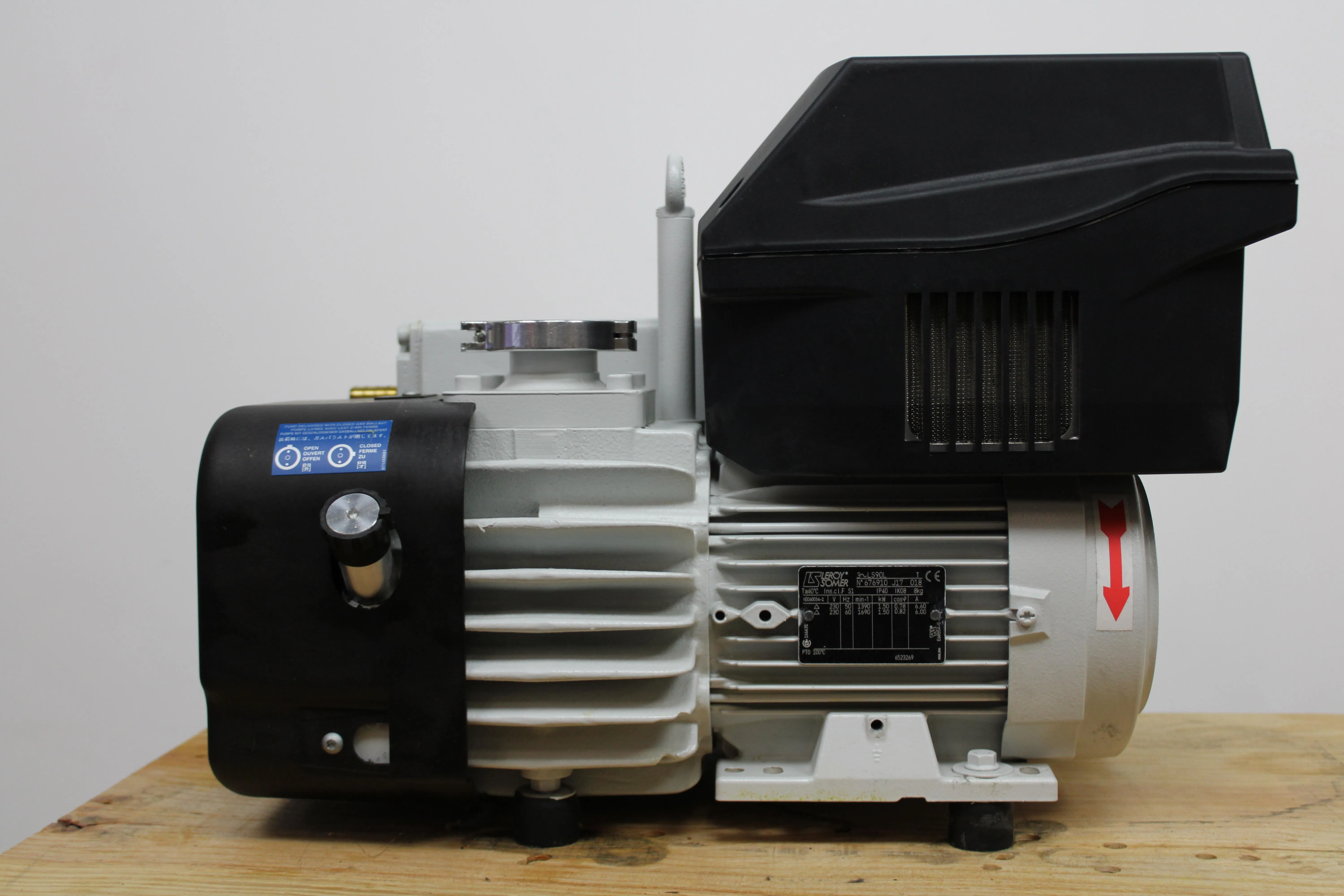 Leybold SV65BIFC Vacuum Pump 200-240V 50/60Hz Low Noise Compact 2017 0.152 mBar