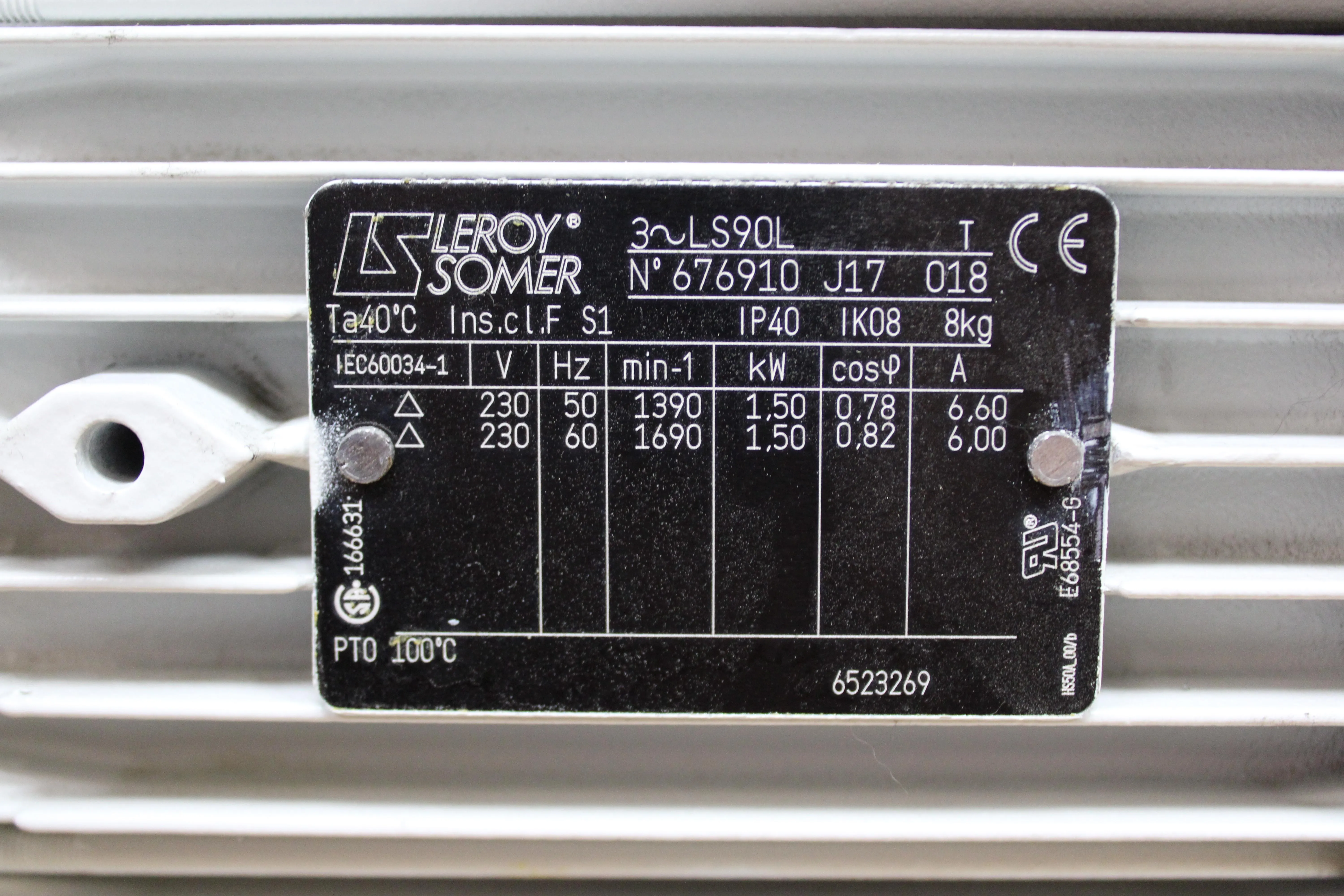 Leybold SV65BIFC Vacuum Pump 200-240V 50/60Hz Low Noise Compact 2017 0.152 mBar