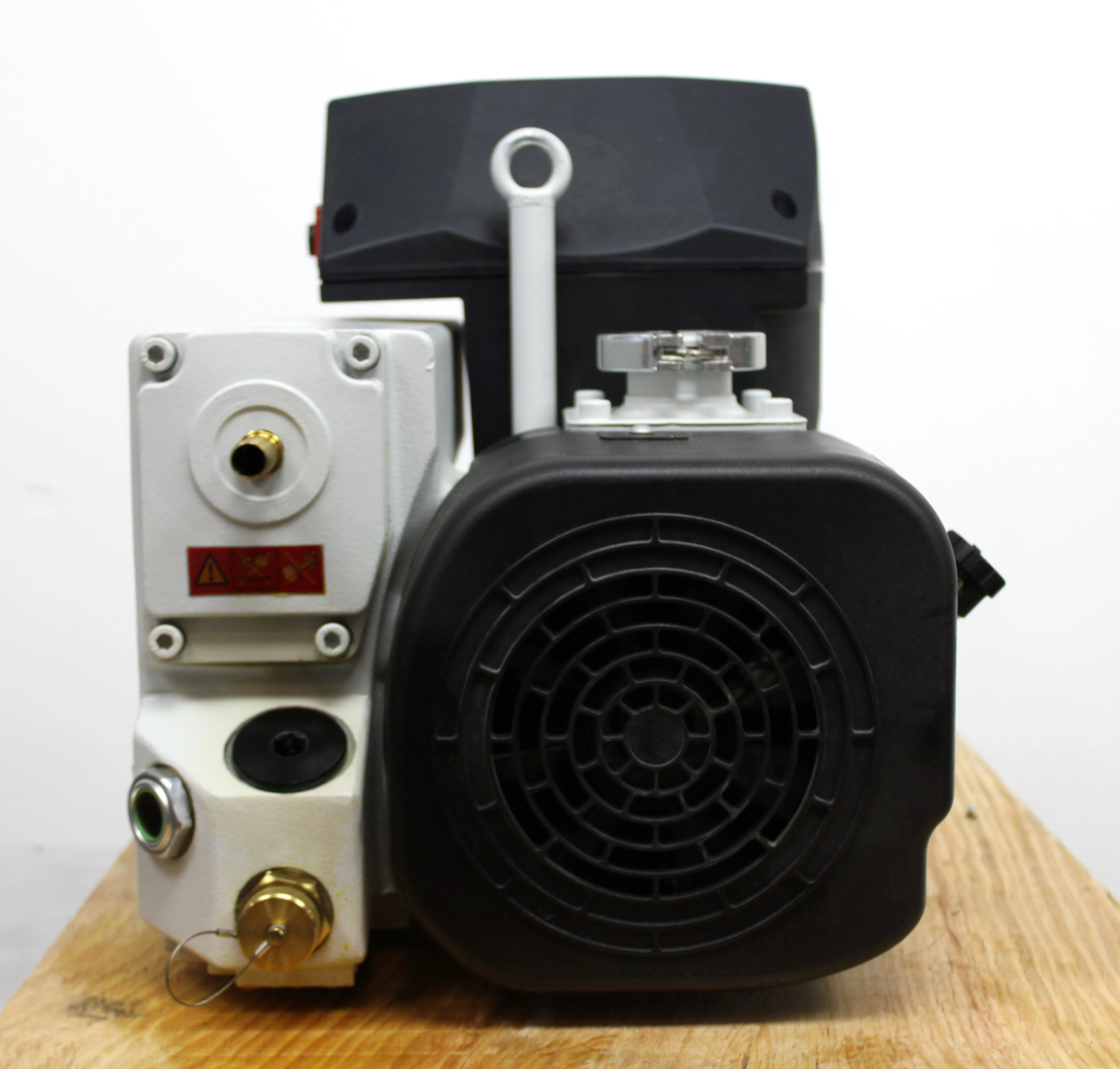 Leybold SV65BIFC Vacuum Pump 200-240V 50/60Hz Low Noise Compact 2017 0.152 mBar