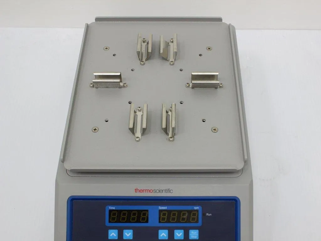 Thermo Scientific 88882005 Digital Microplate Shaker