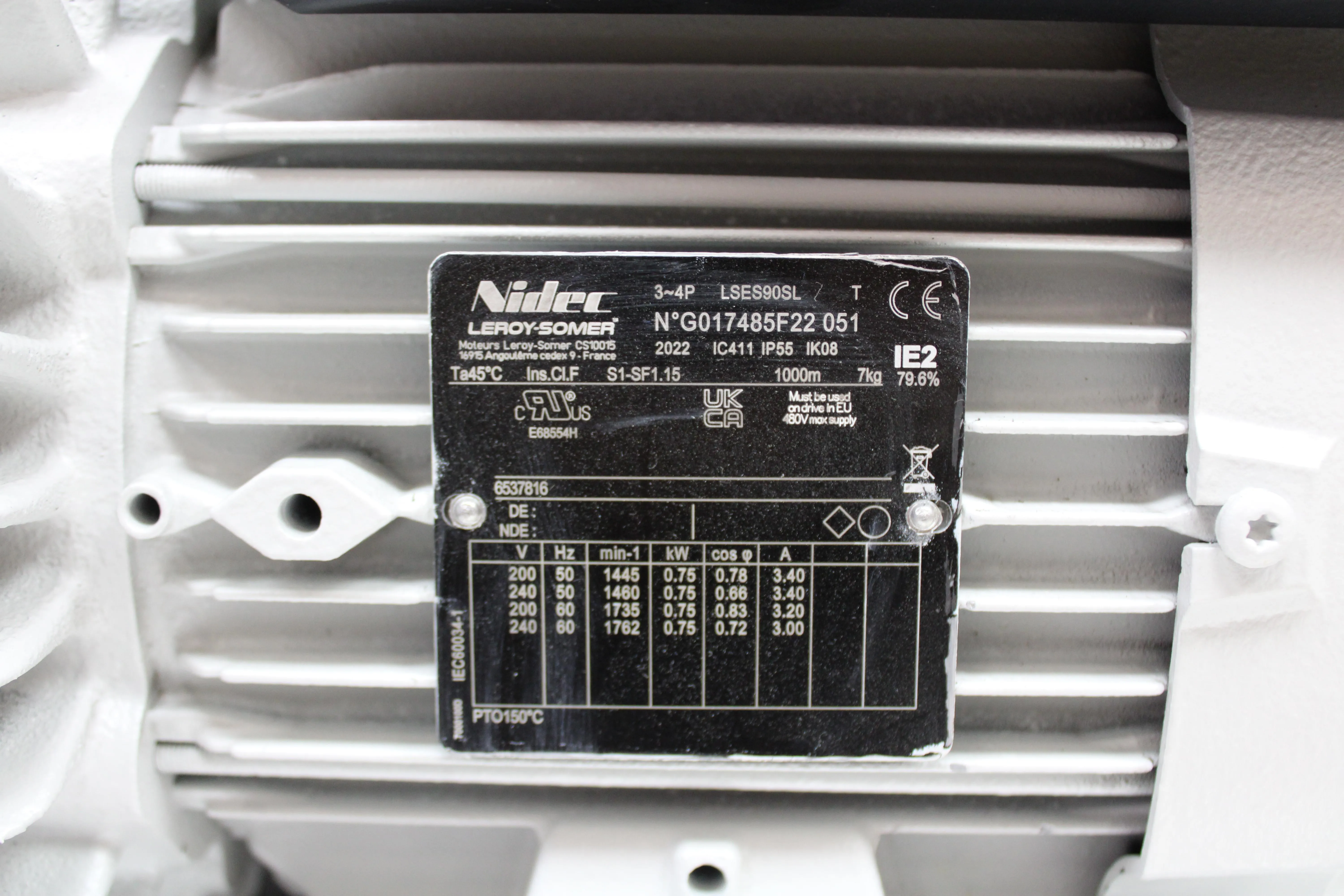 Leybold SV65BIFC Vacuum Pump Oil Sealed System 200-240V 50/60Hz Good Cond
