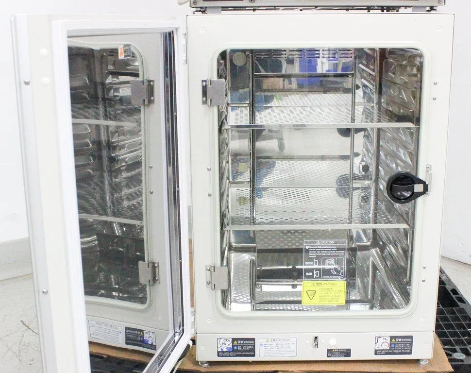 Panasonic MCO-170AICUVL-PA CO2 Incubator 5.8 cu.ft UV Stabilizing Temp