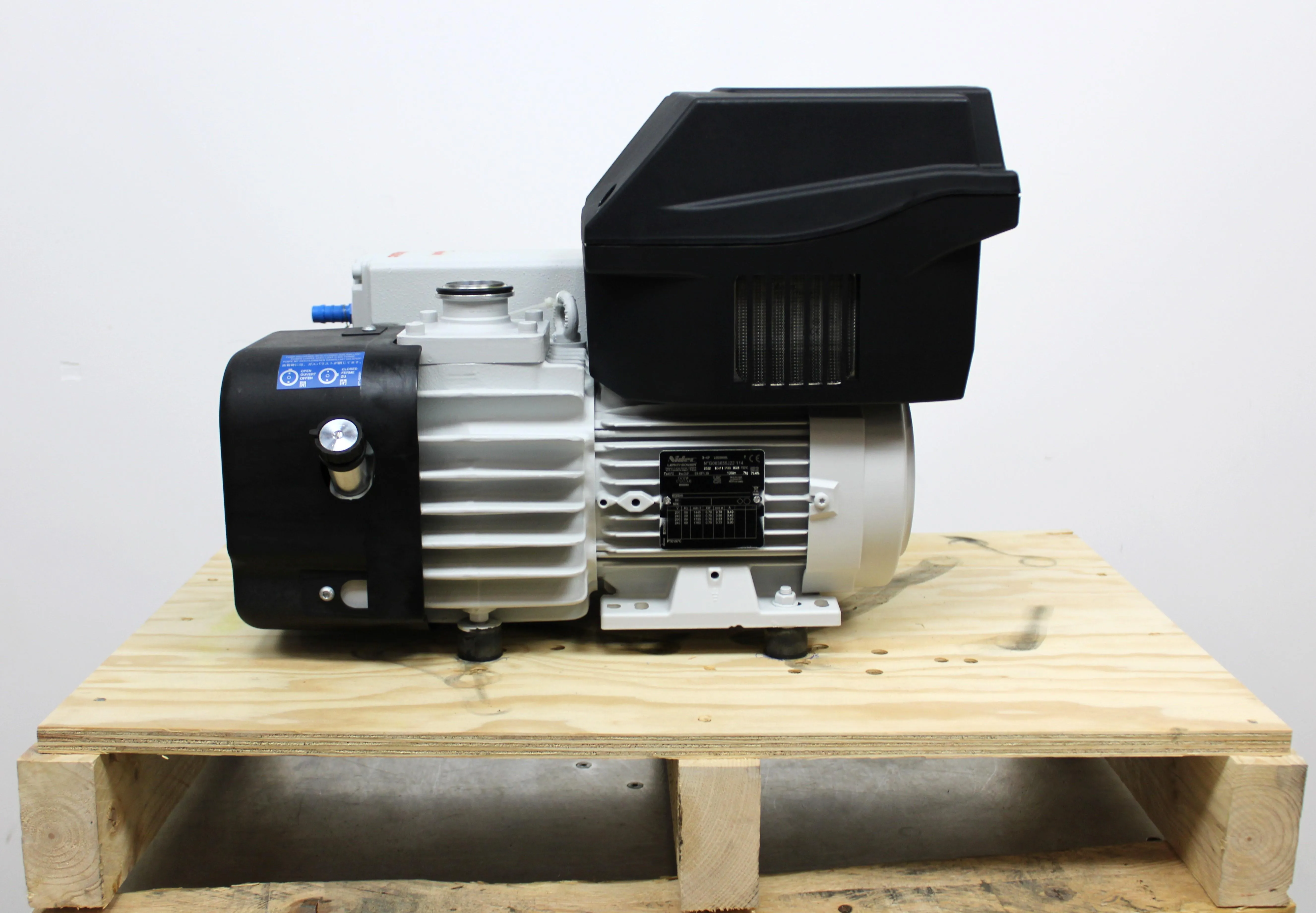 Leybold SV65BIFC Facility House Vacuum 200-240V Compact Quiet Design