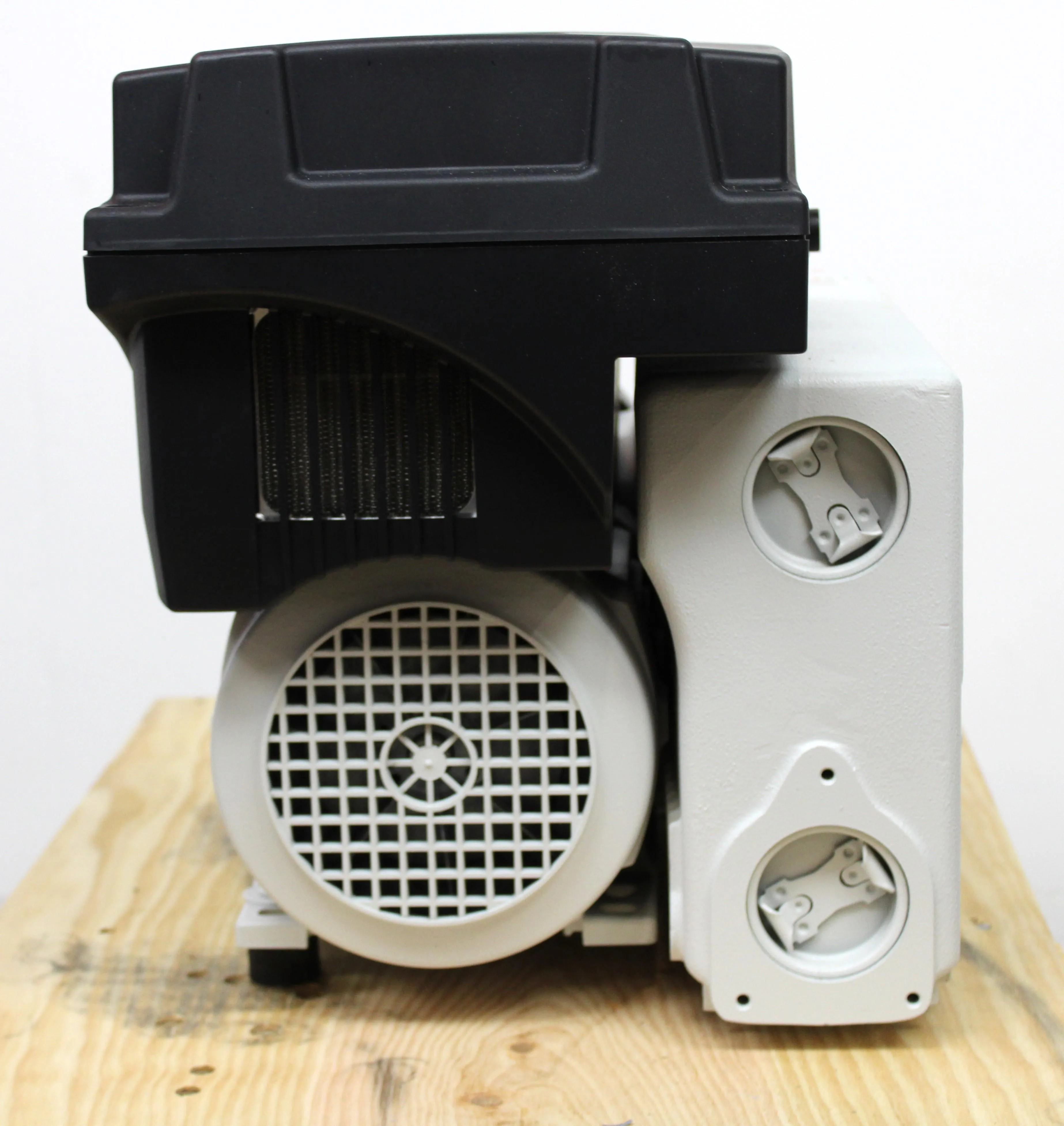 Leybold Sogevac SV65BIFC Vacuum Pump Low Noise Compact 0.055mbar 2018
