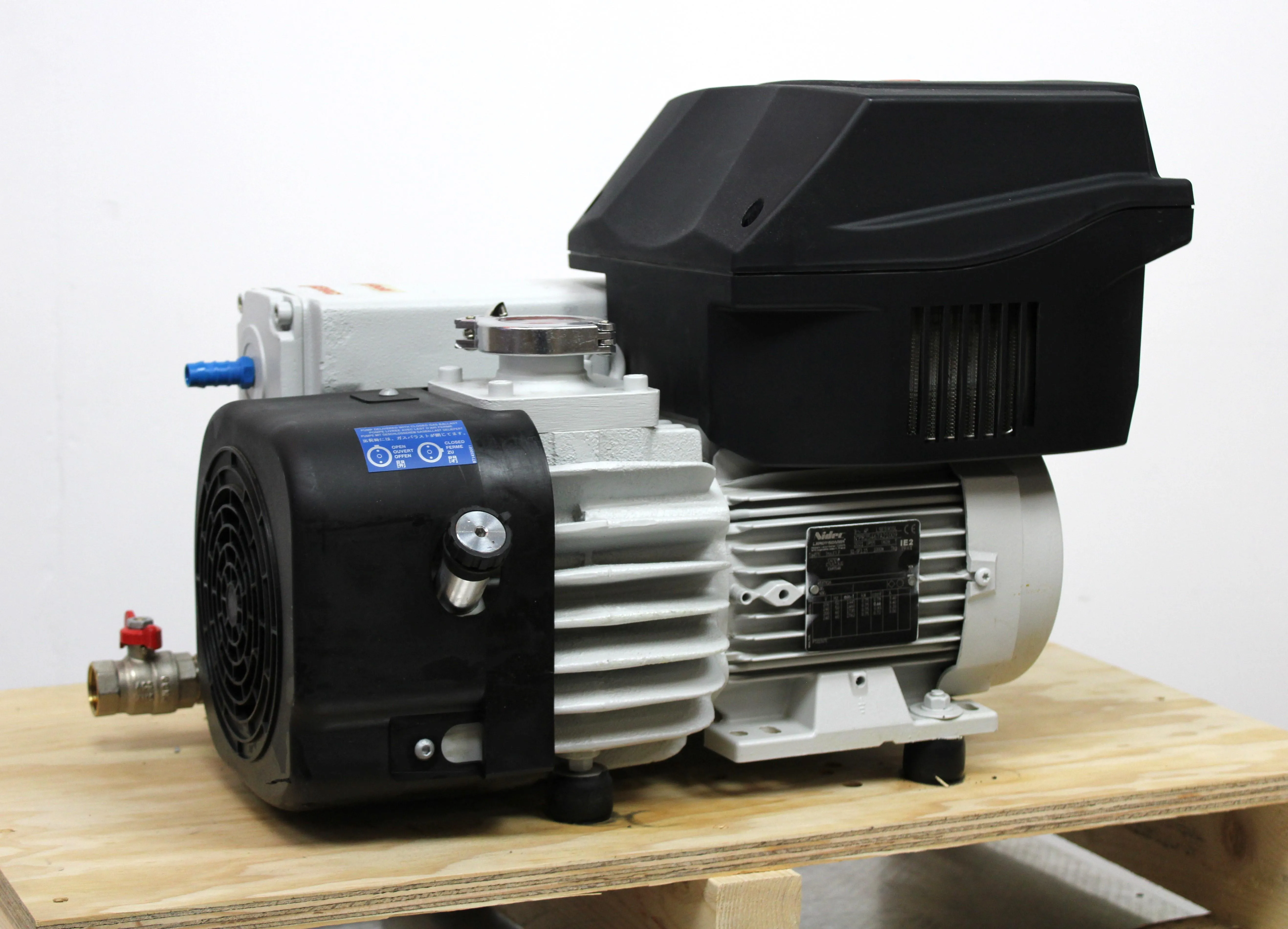 Leybold Sogevac SV65BIFC Vacuum Pump