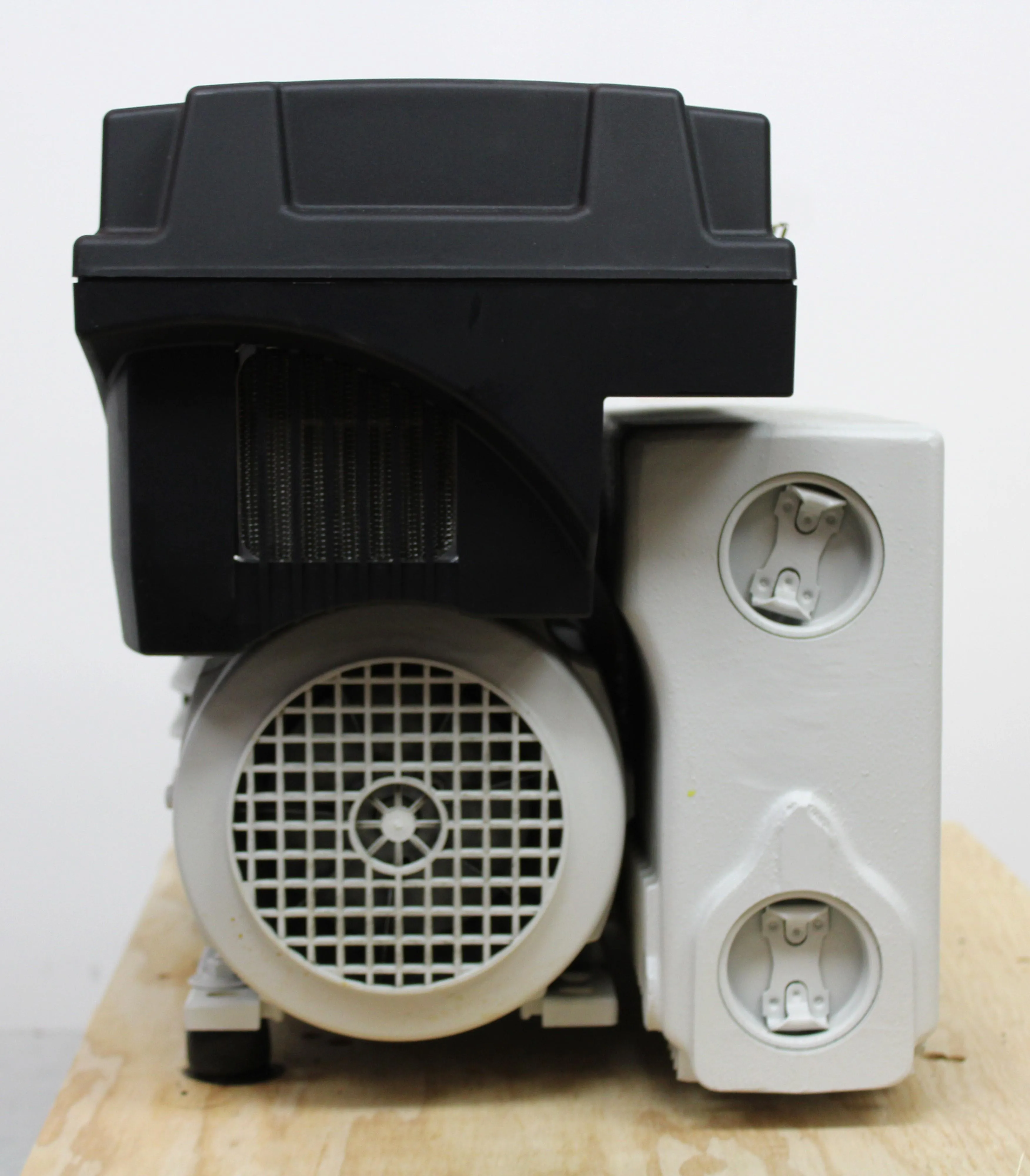 Leybold Sogevac SV65BIFC Vacuum Pump